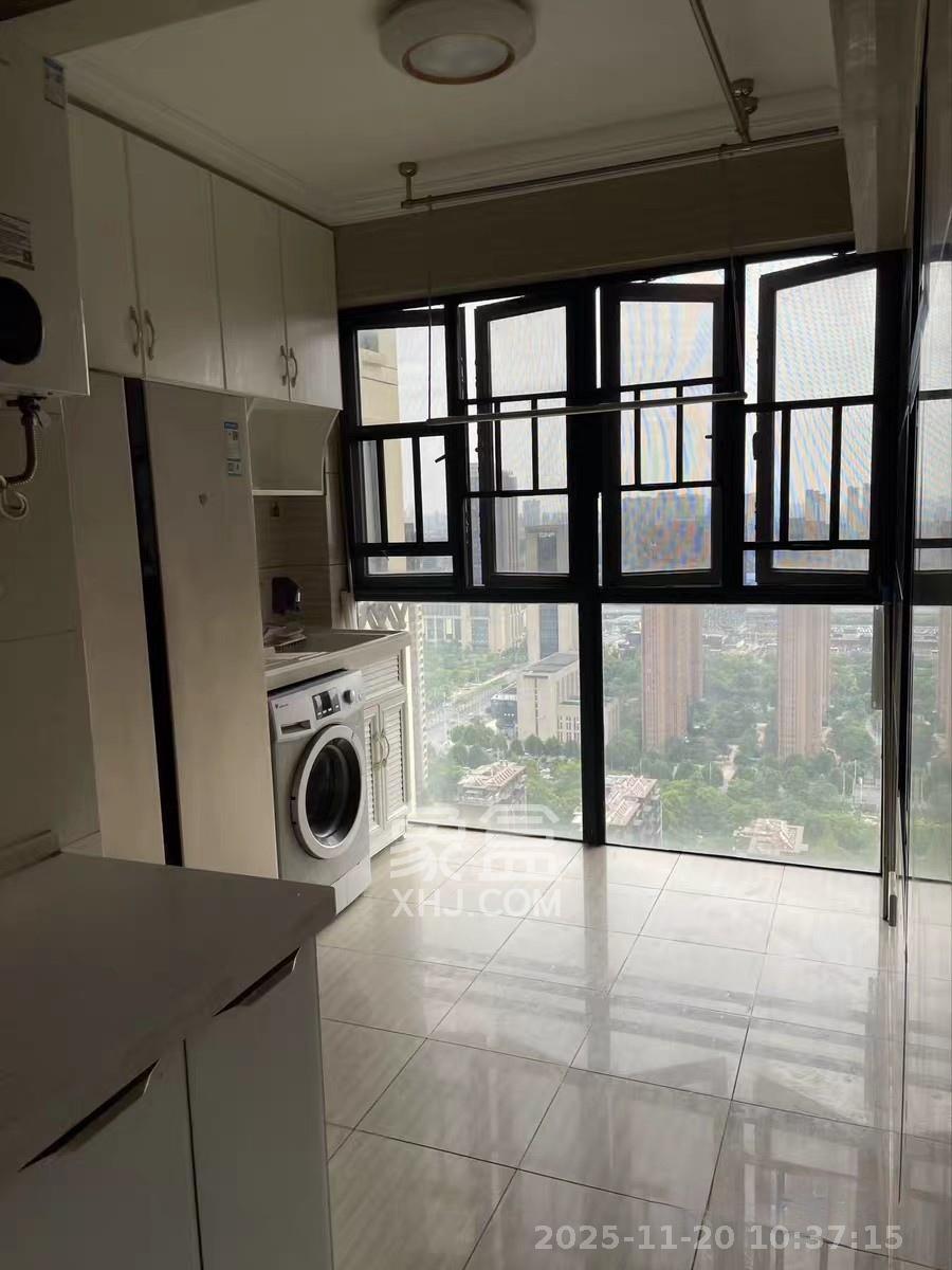 蓝光幸福满庭  3室2厅1卫    2200.0元/月室内图