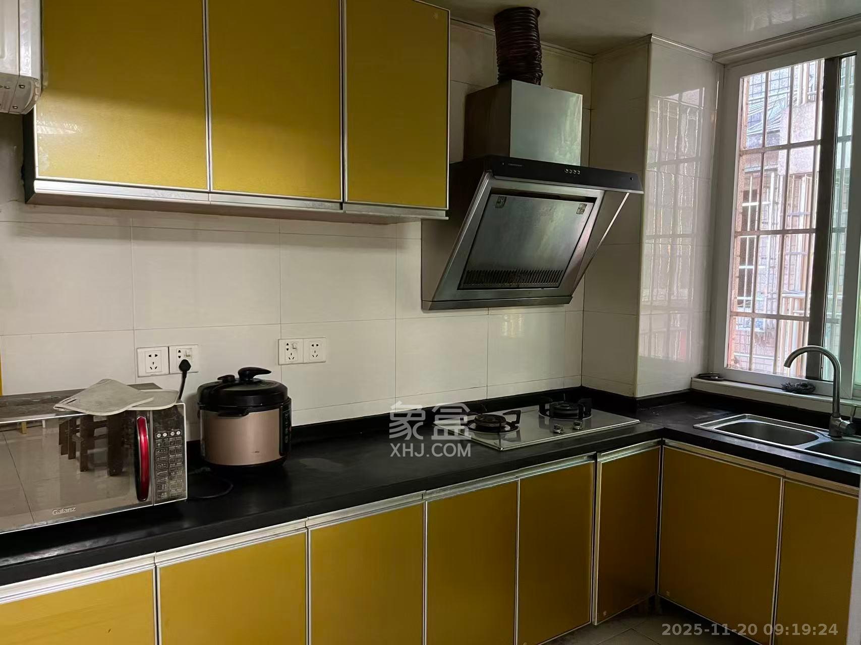 麓谷加州阳光 2室2厅1卫 2000.0元/月 麓谷加州阳光 2室2厅1卫 2000.0元/月室内图