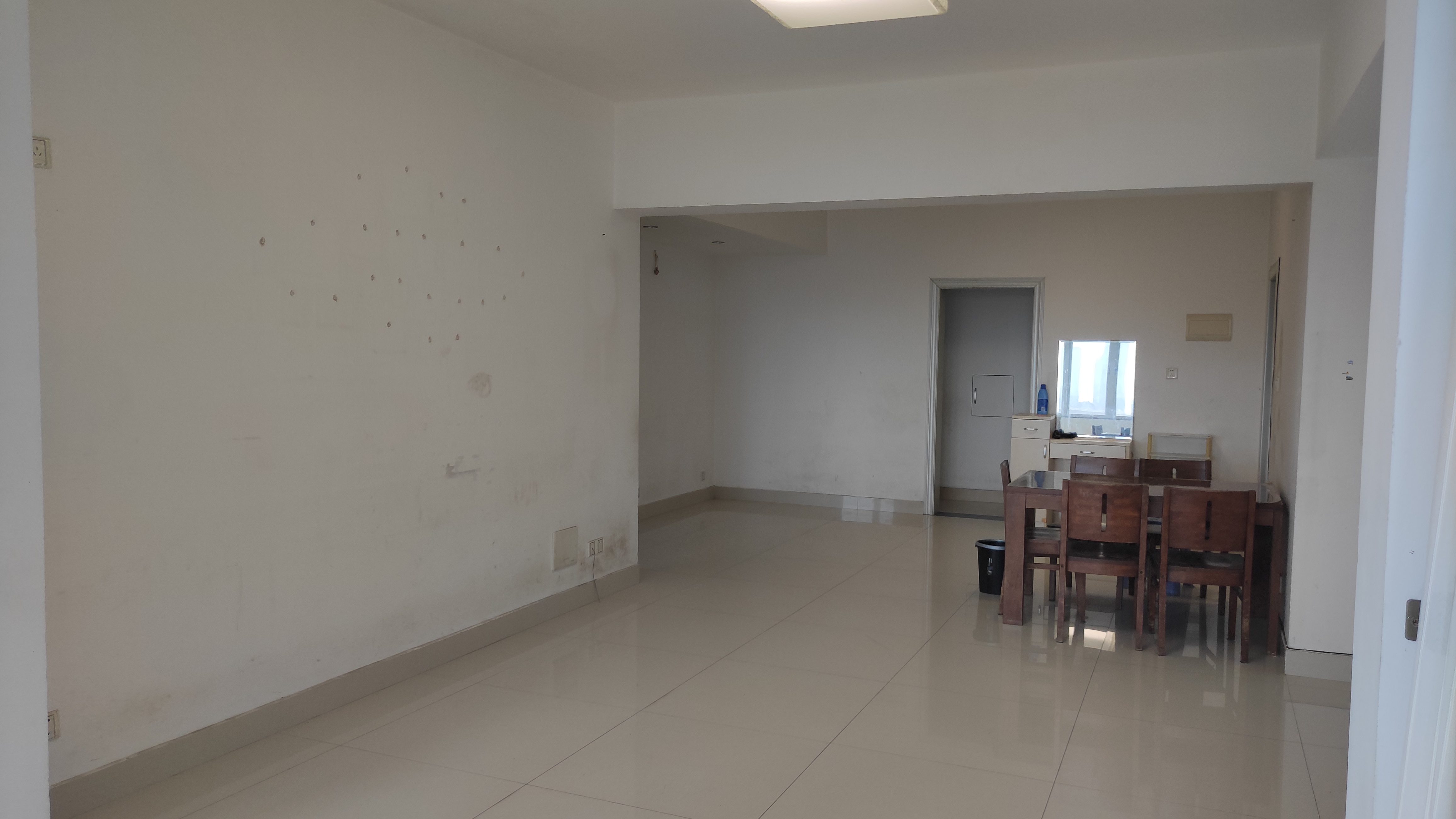 龙珠新城  3室2厅2卫    2800.0元/月