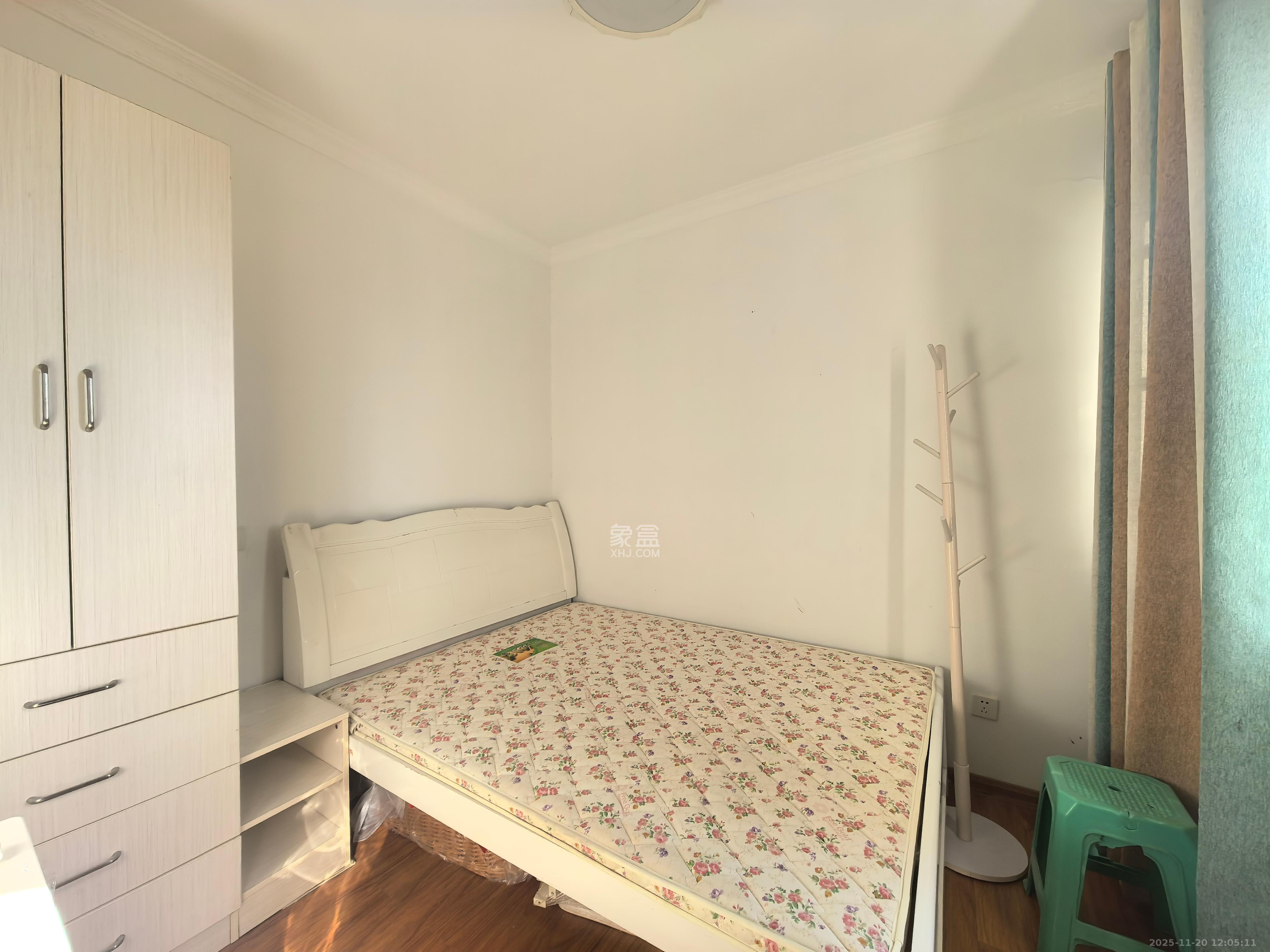 谷山乐园三期  3室2厅1卫    2000.0元/月室内图