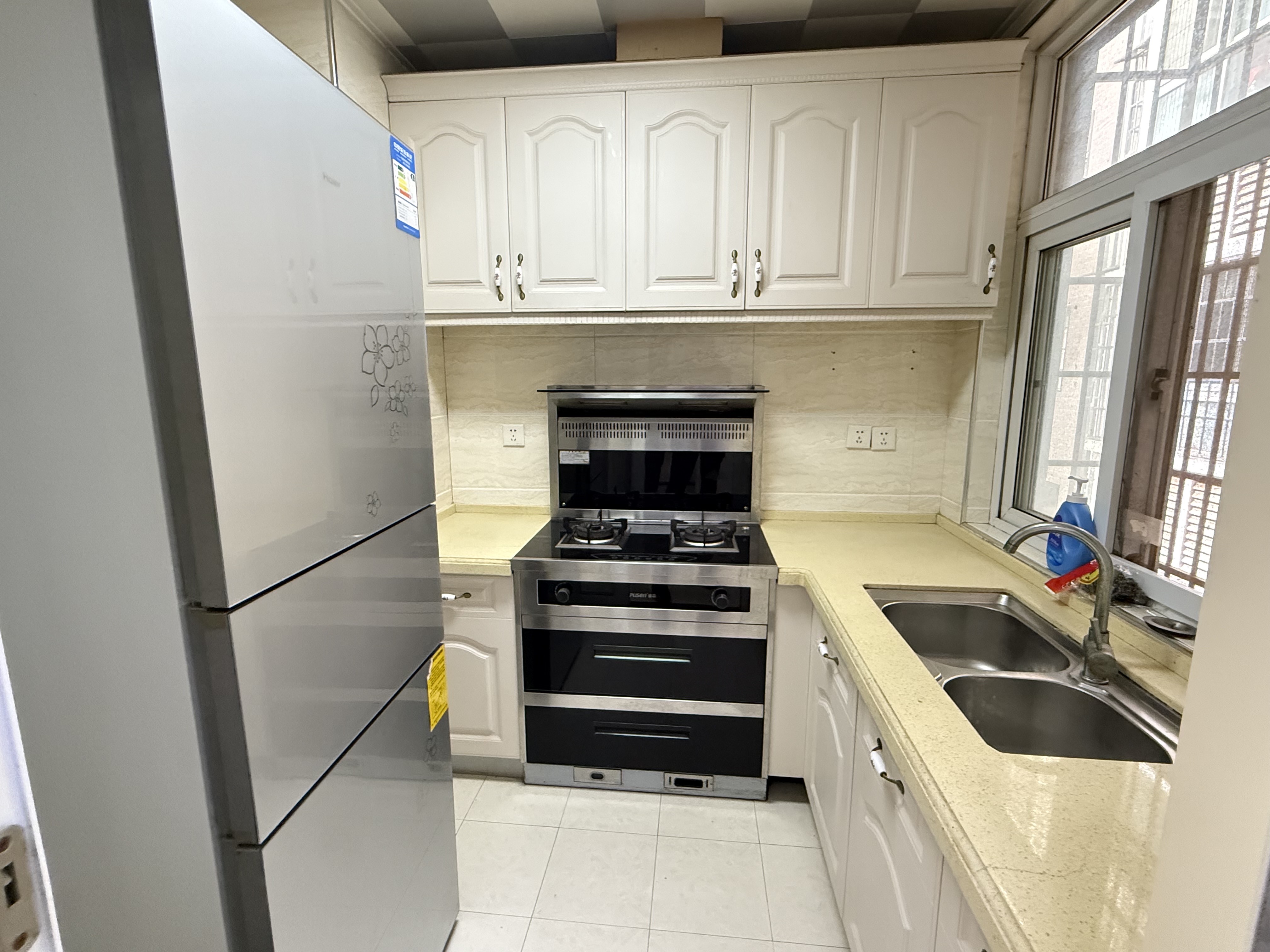 学府花园(文苑瑞景) 2室2厅1卫 1500.0元/月 学府花园(文苑瑞景) 2室2厅1卫 1500.0元/月室内图