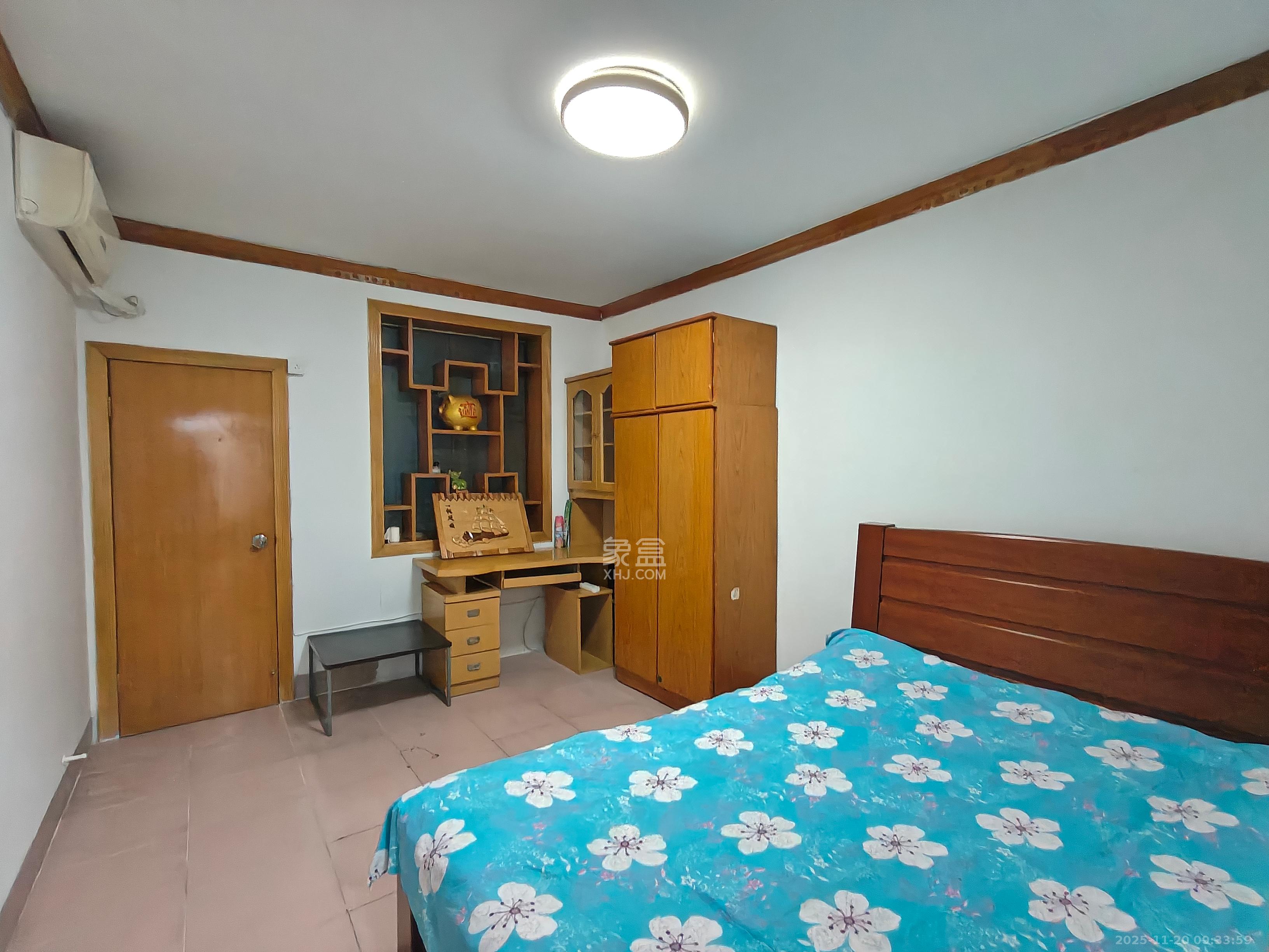 开发公司宿舍  2室1厅1卫    1800.0元/月室内图