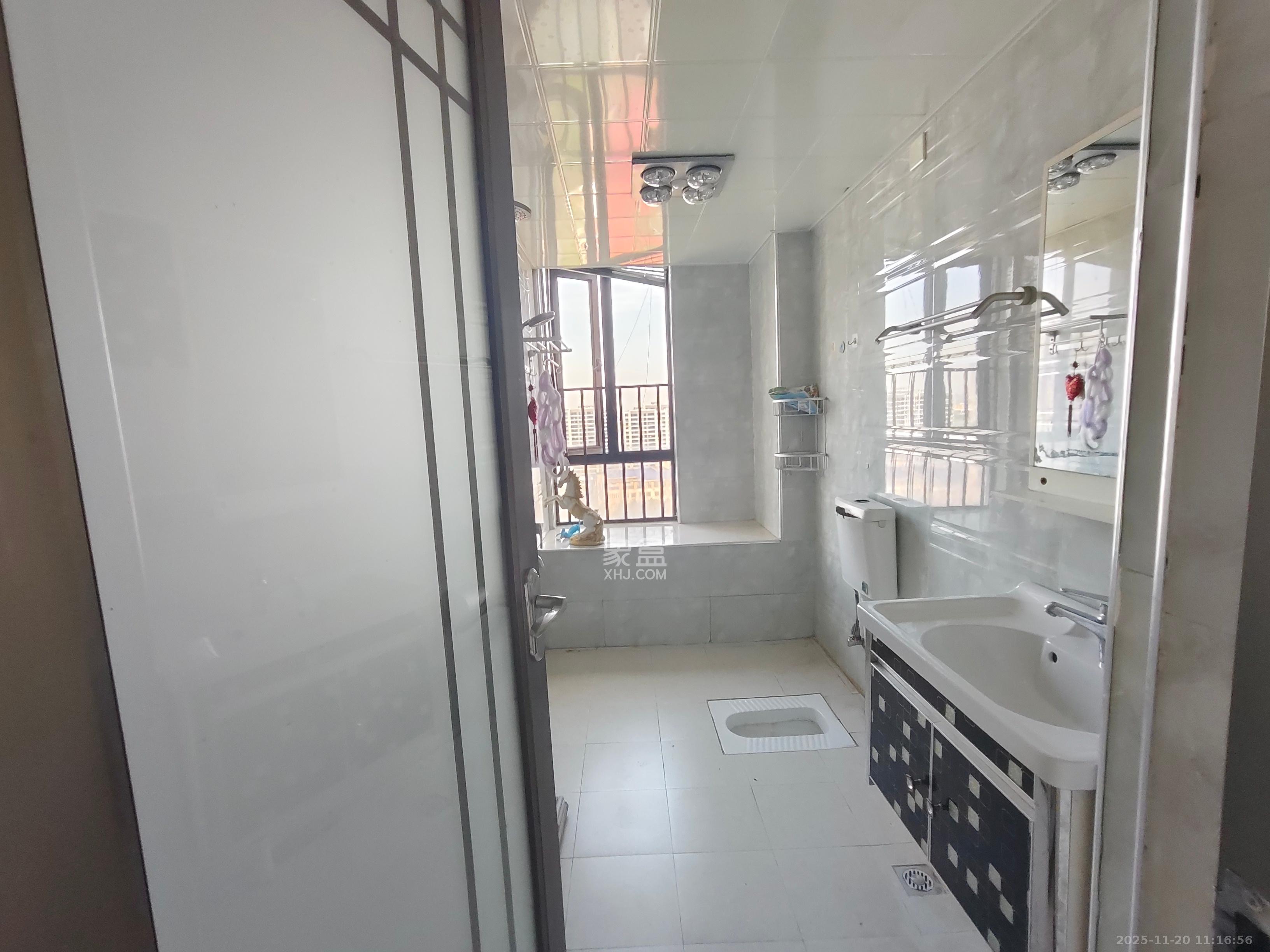 华润凤凰城三期 3室2厅2卫 2000.0元/月 华润凤凰城三期 3室2厅2卫 2000.0元/月室内图