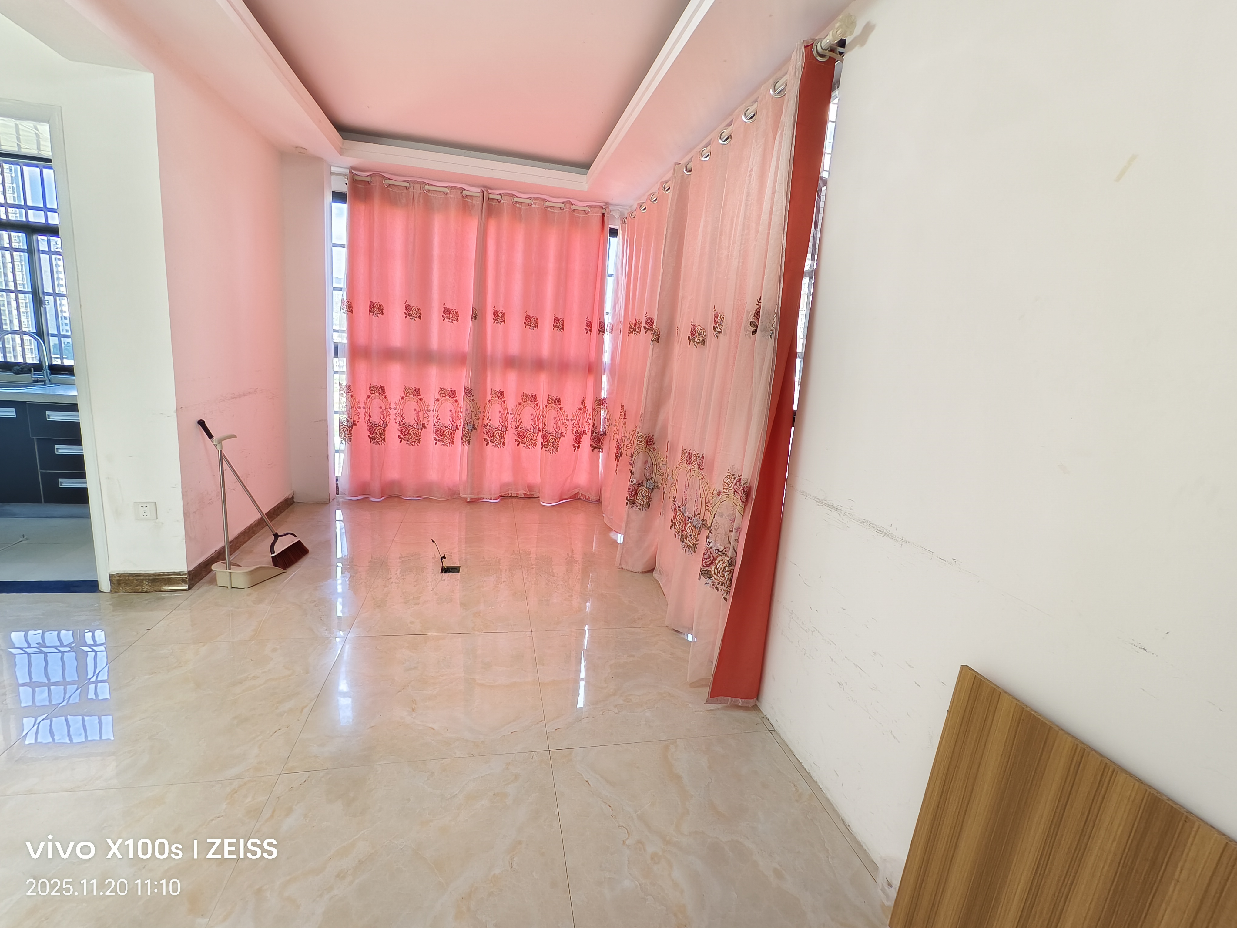 锦绣边城 1室0厅0卫 1500.0元/月 锦绣边城 1室0厅0卫 1500.0元/月室内图