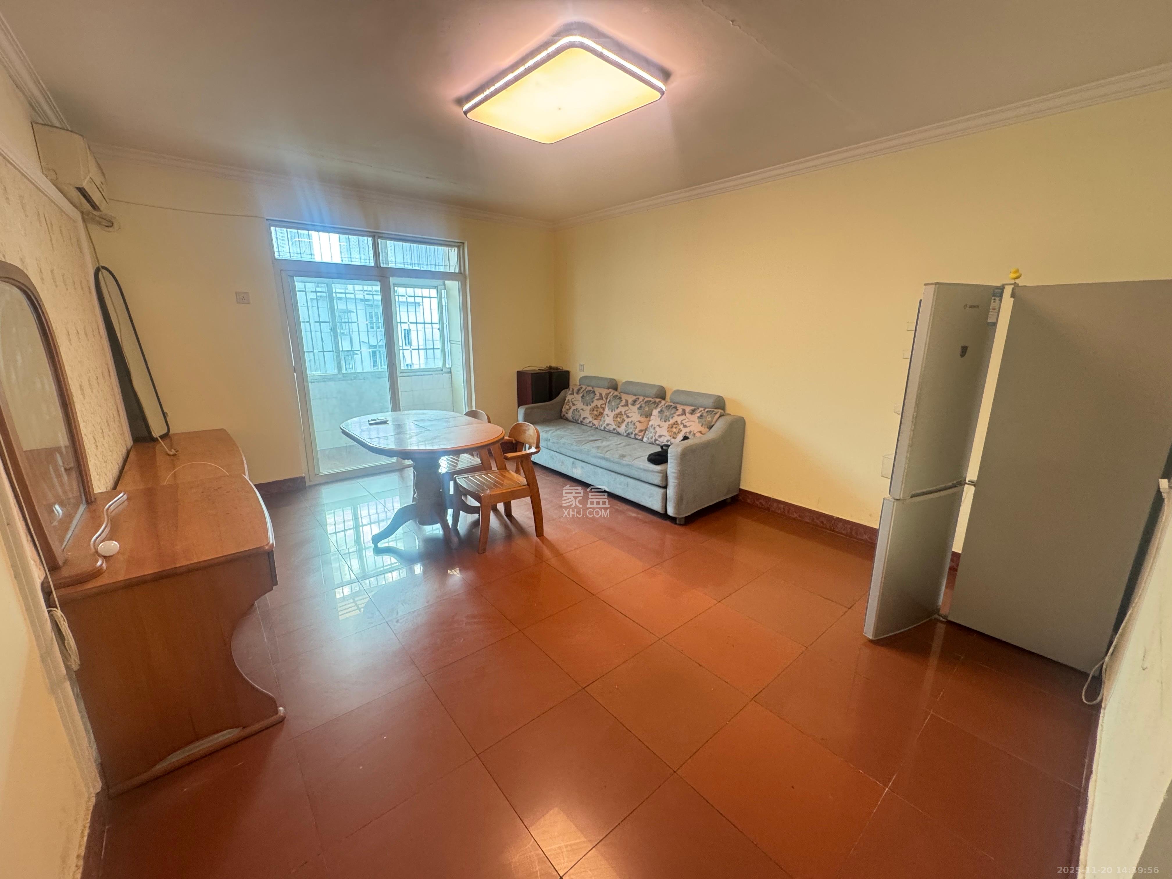 复兴街（陈家巷）散盘  2室1厅1卫    1300.0元/月