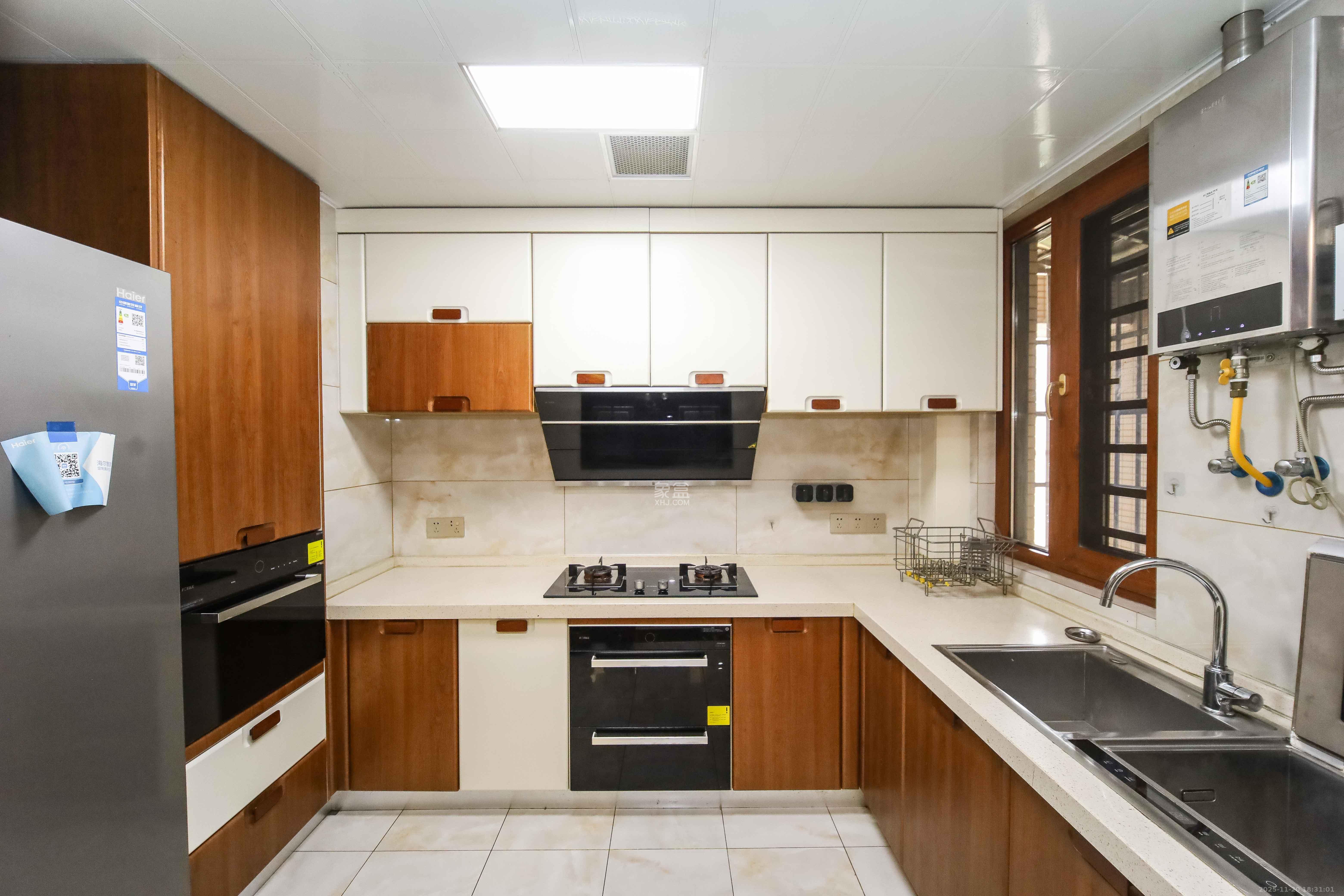 鸿基橄榄君庭 3室2厅2卫 130.0万 鸿基橄榄君庭 3室2厅2卫 130.0万厨房