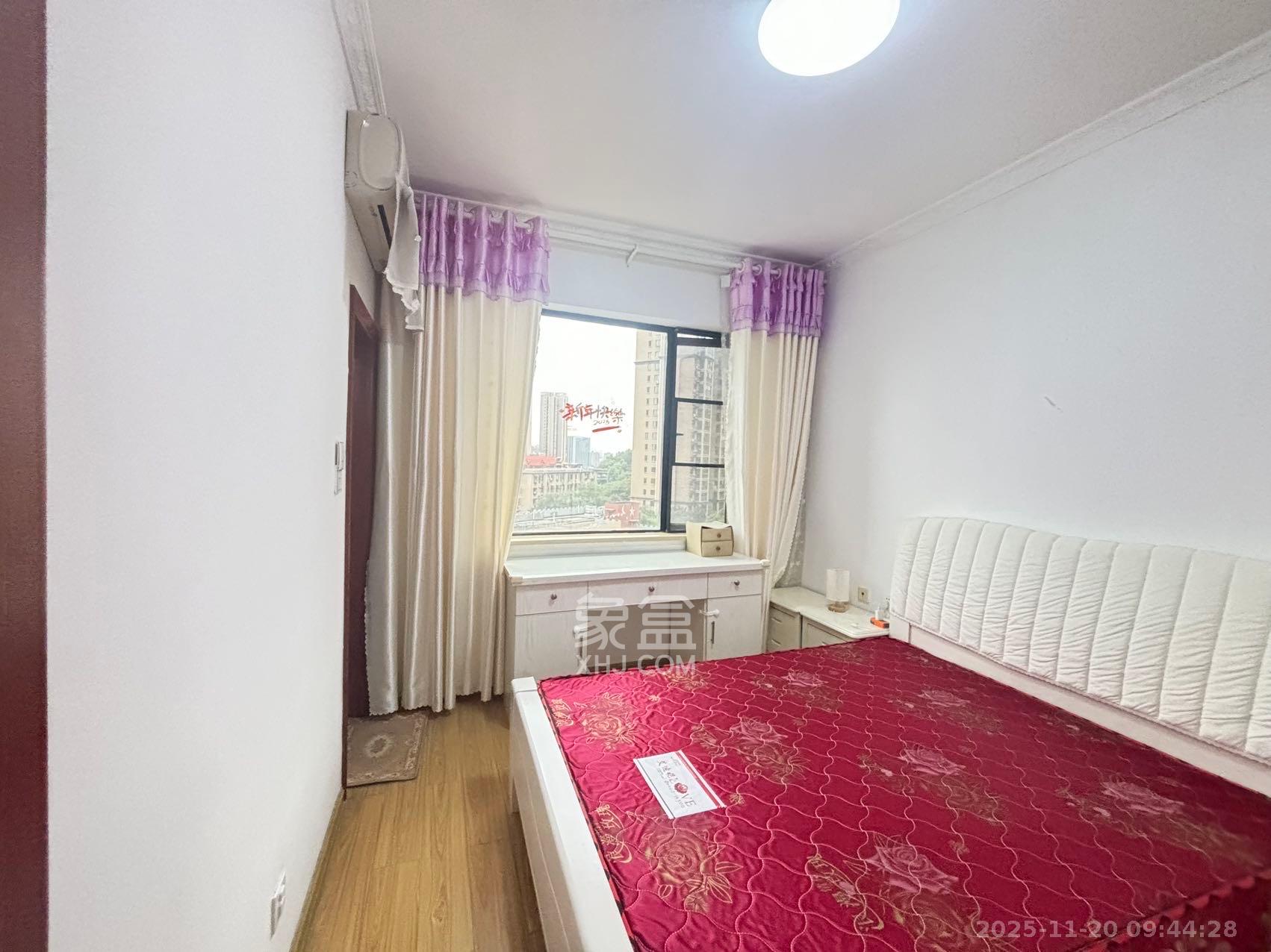 中南红领邦(红星嘉和苑) 3室2厅2卫 2200.0元/月 中南红领邦(红星嘉和苑) 3室2厅2卫 2200.0元/月室内图