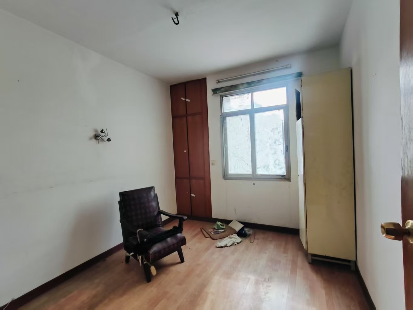 桃花仑办事处康富路社区 3室2厅2卫 18.8万 桃花仑办事处康富路社区 3室2厅2卫 18.8万室内图