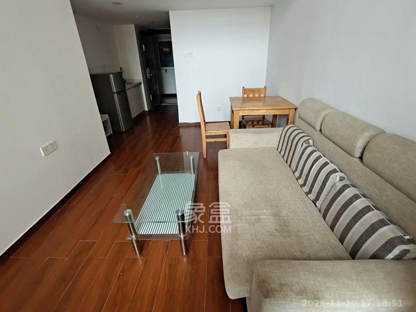 兰亭湾畔 1室1厅1卫 1600.0元/月 兰亭湾畔 1室1厅1卫 1600.0元/月室内图