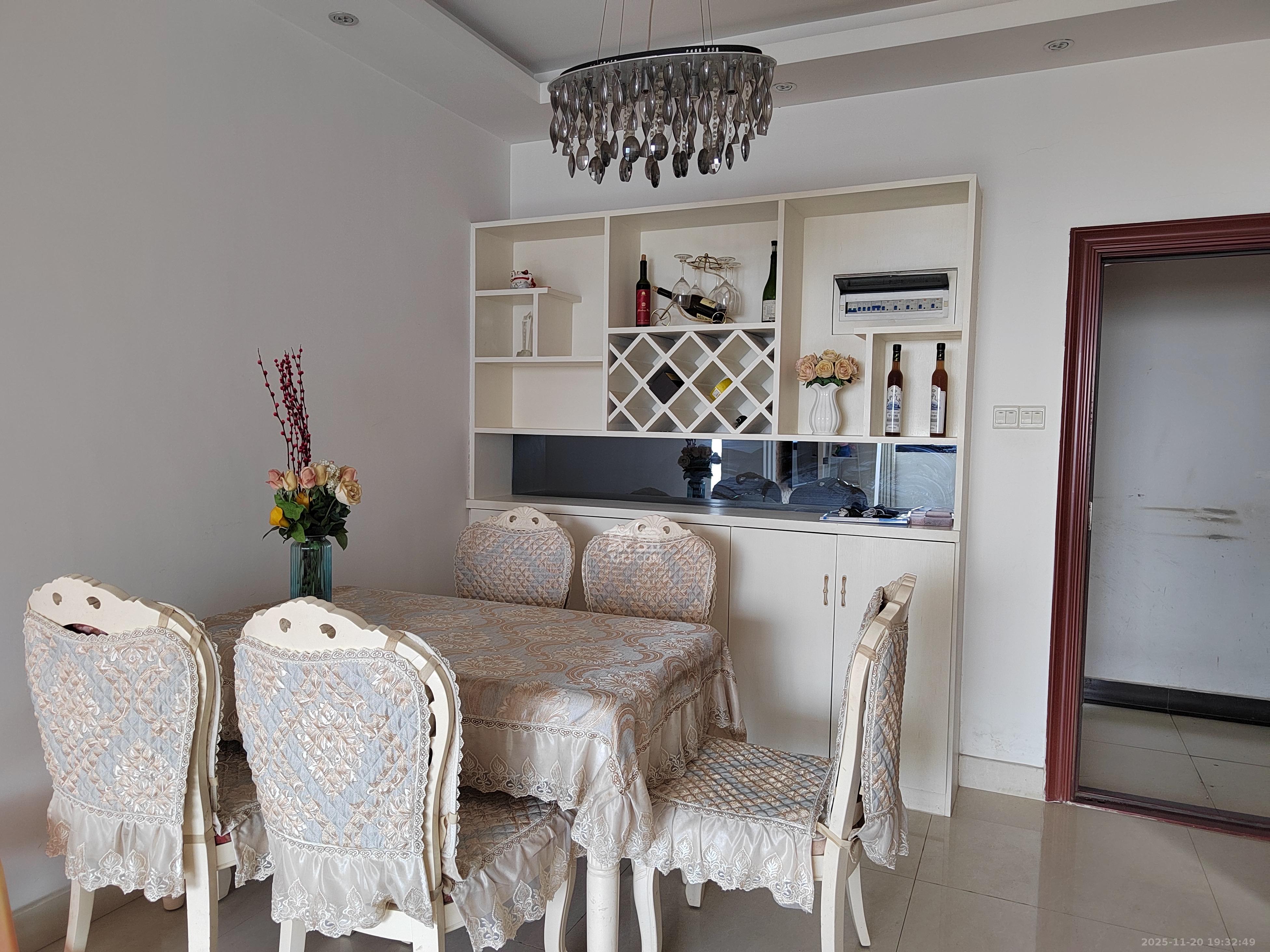 幸福里润城(幸福里二期) 2室2厅1卫 2100.0元/月 幸福里润城(幸福里二期) 2室2厅1卫 2100.0元/月室内图