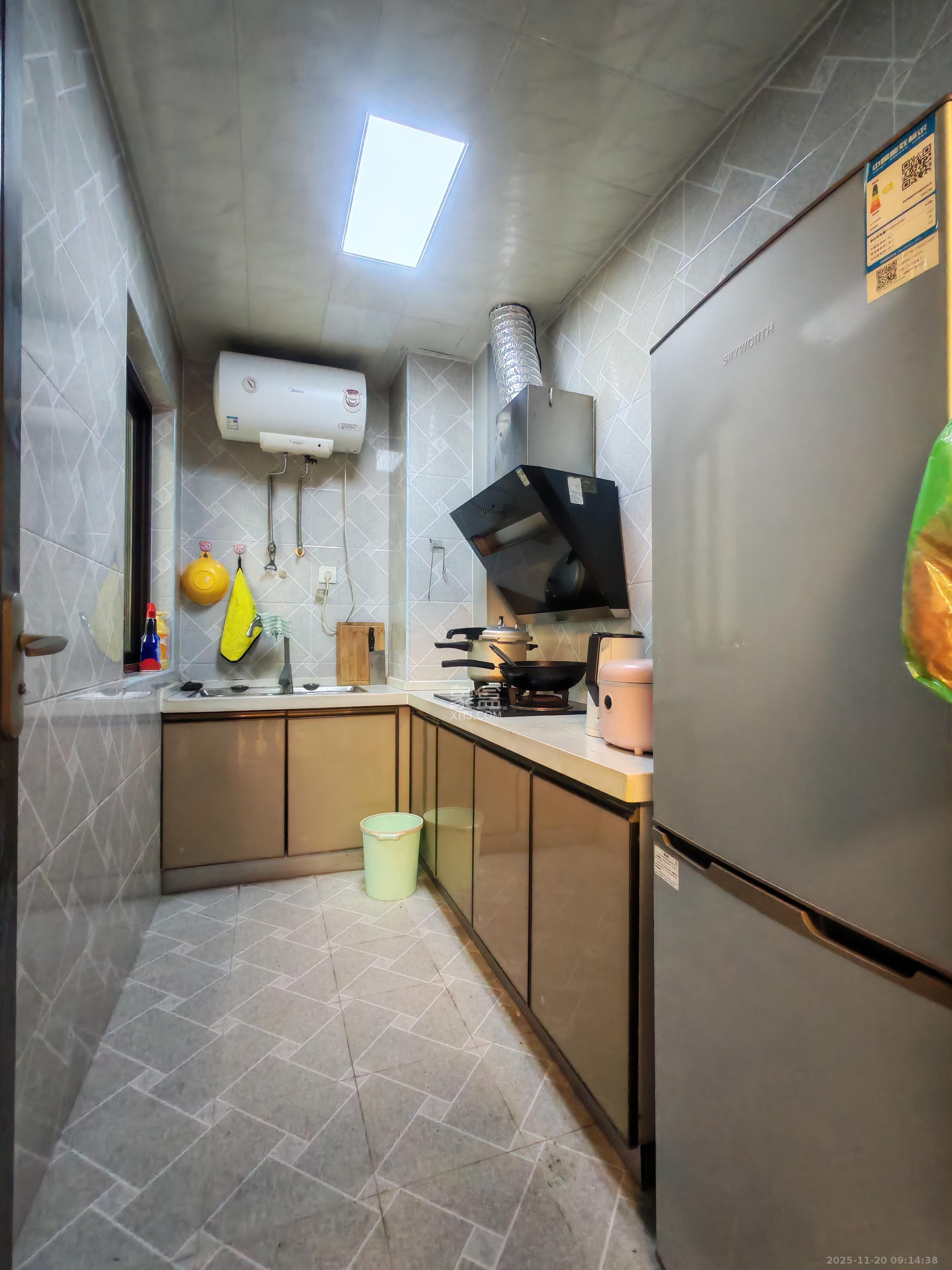 东方美地  2室2厅1卫    1700.0元/月室内图