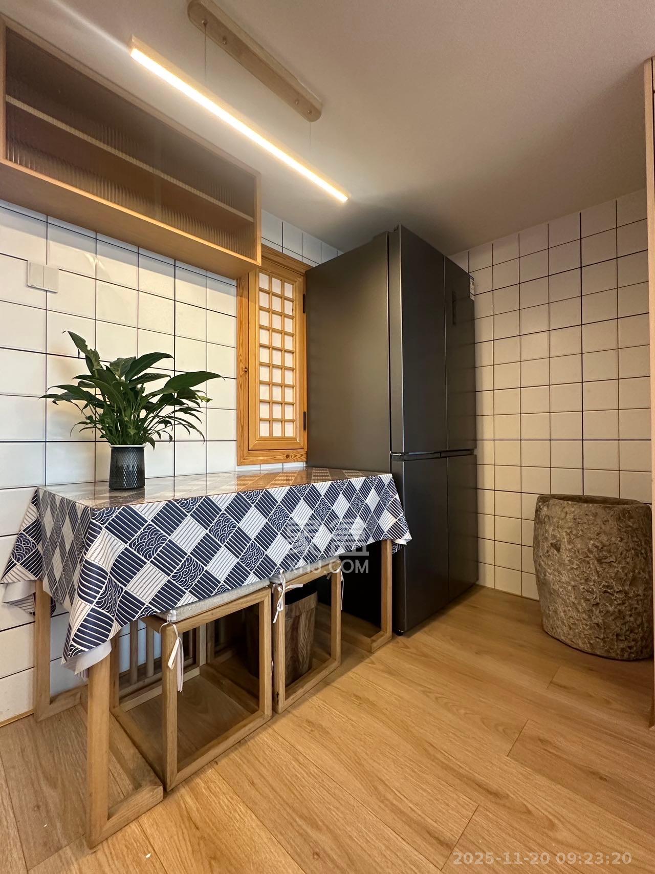 荣盛花语书苑  2室1厅2卫    2700.0元/月室内图