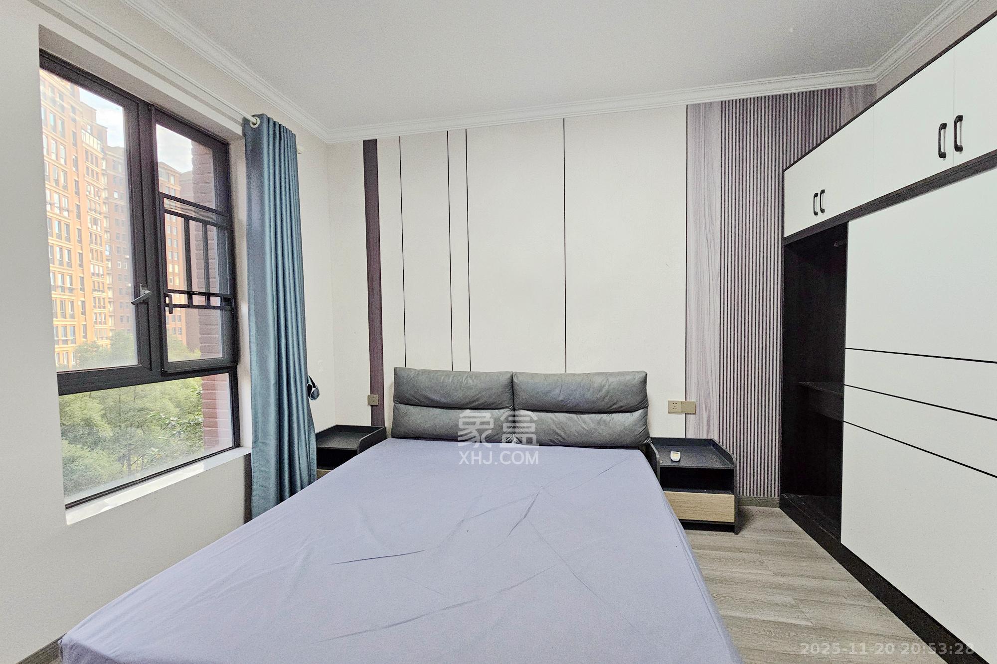 中隆国际御玺  4室2厅3卫    208.0万卧室