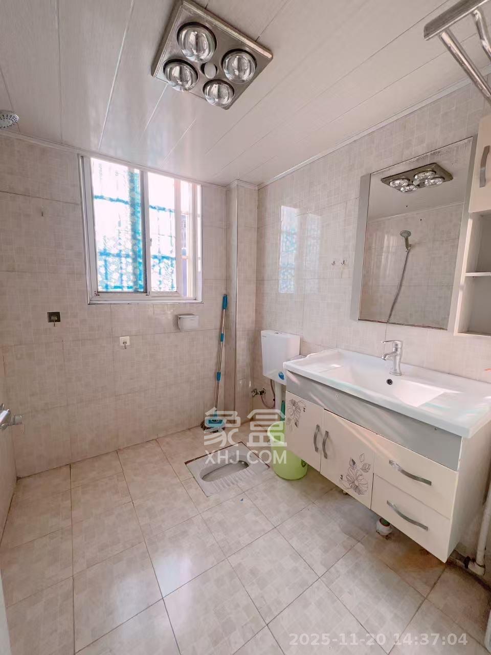 世景华庭 2室2厅1卫 1700.0元/月 世景华庭 2室2厅1卫 1700.0元/月室内图