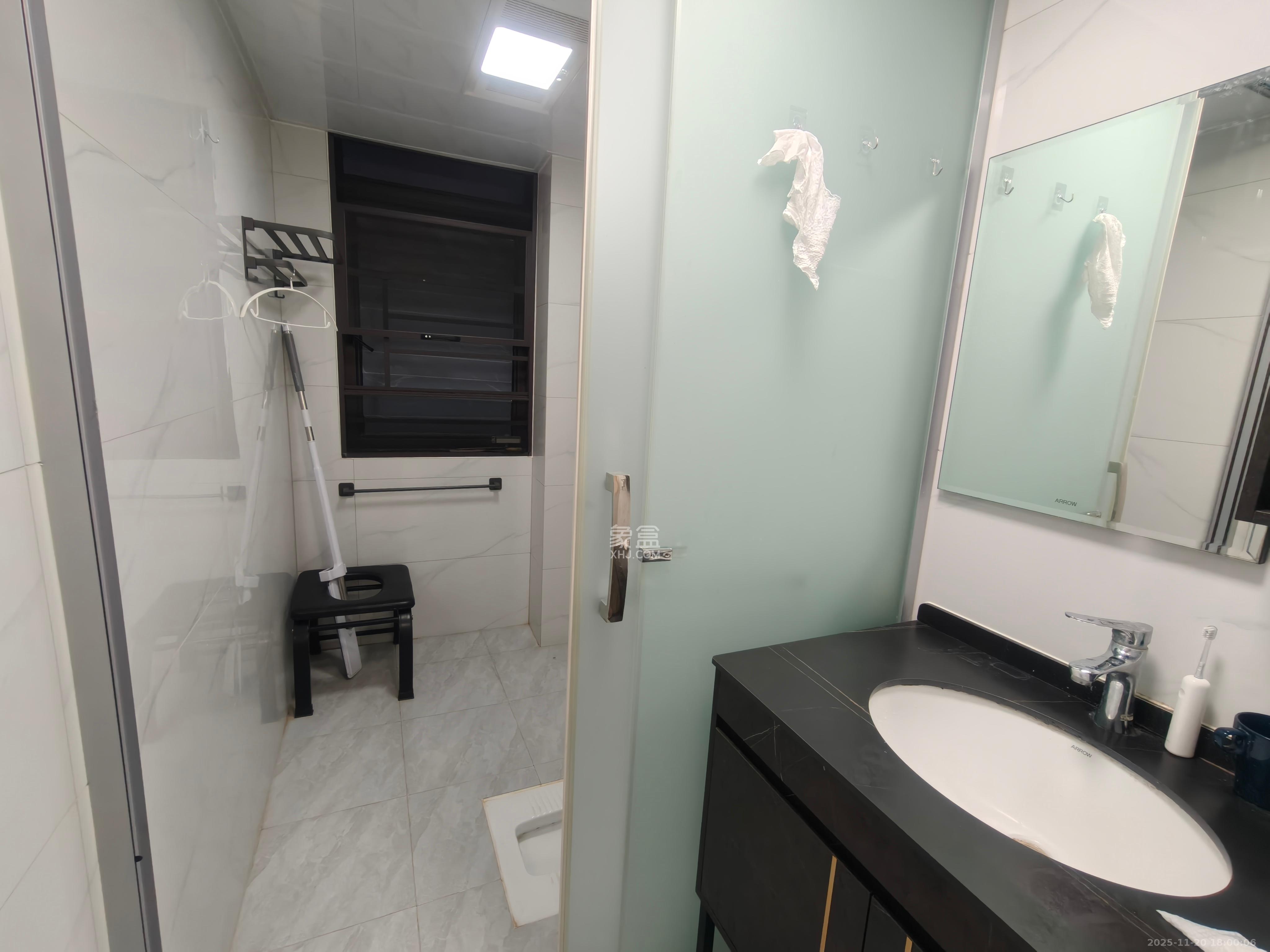 福天星中心(福天星雅苑) 4室2厅2卫 3300.0元/月 福天星中心(福天星雅苑) 4室2厅2卫 3300.0元/月室内图