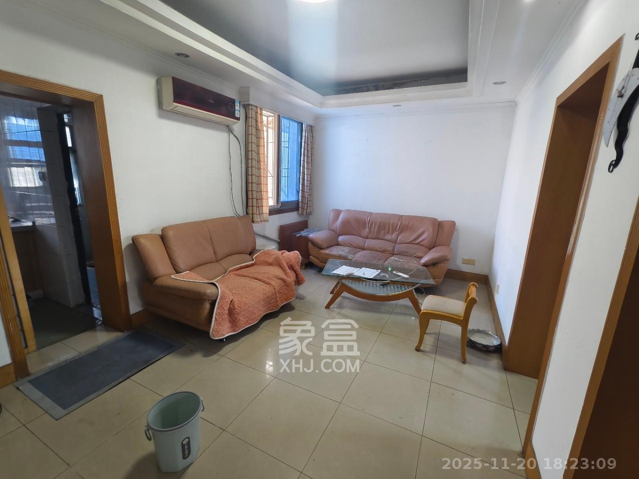 市直属机关宿舍  2室1厅1卫    1500.0元/月