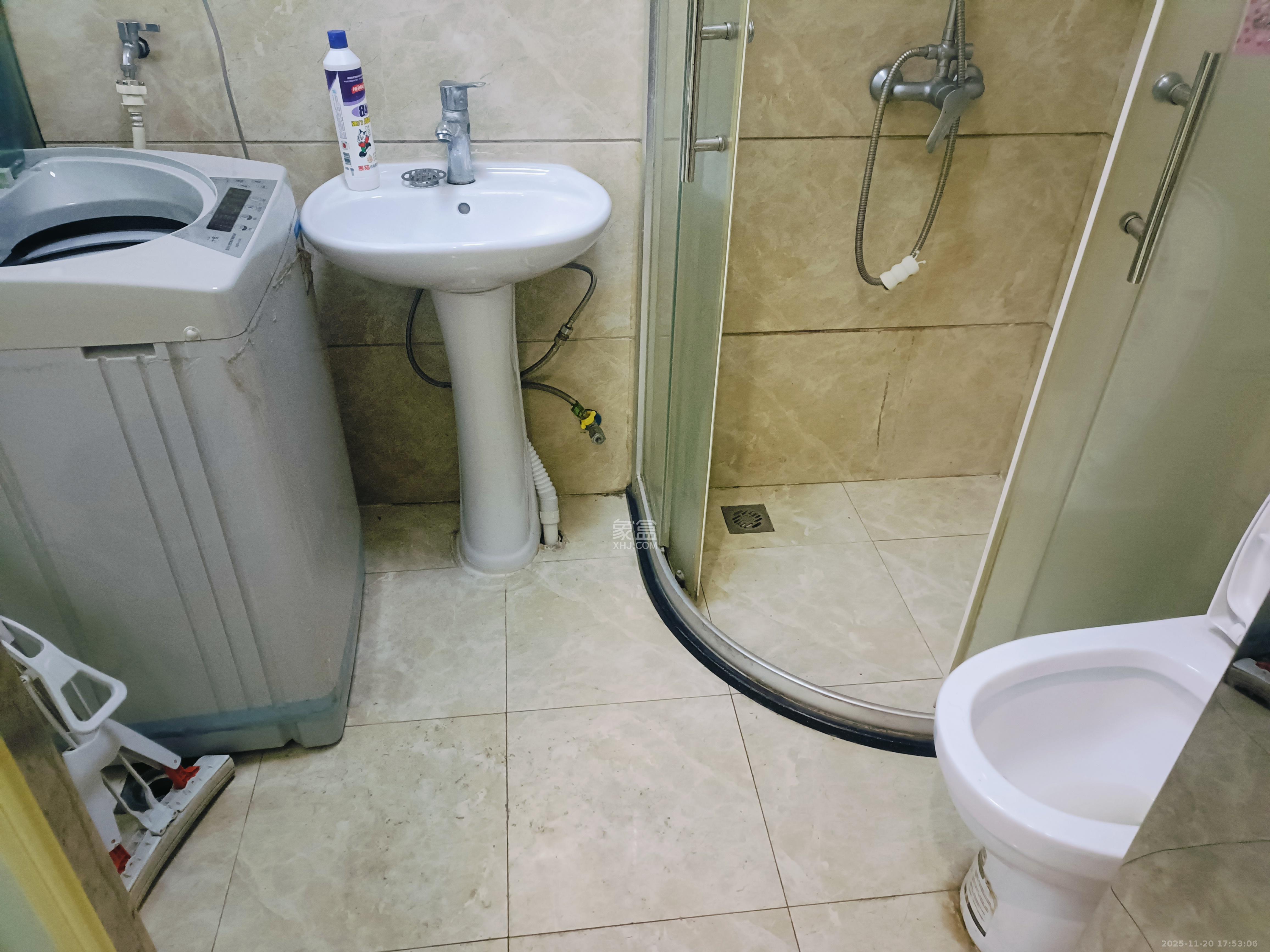 佐佑大厦 1室1厅1卫 800.0元/月 佐佑大厦 1室1厅1卫 800.0元/月室内图