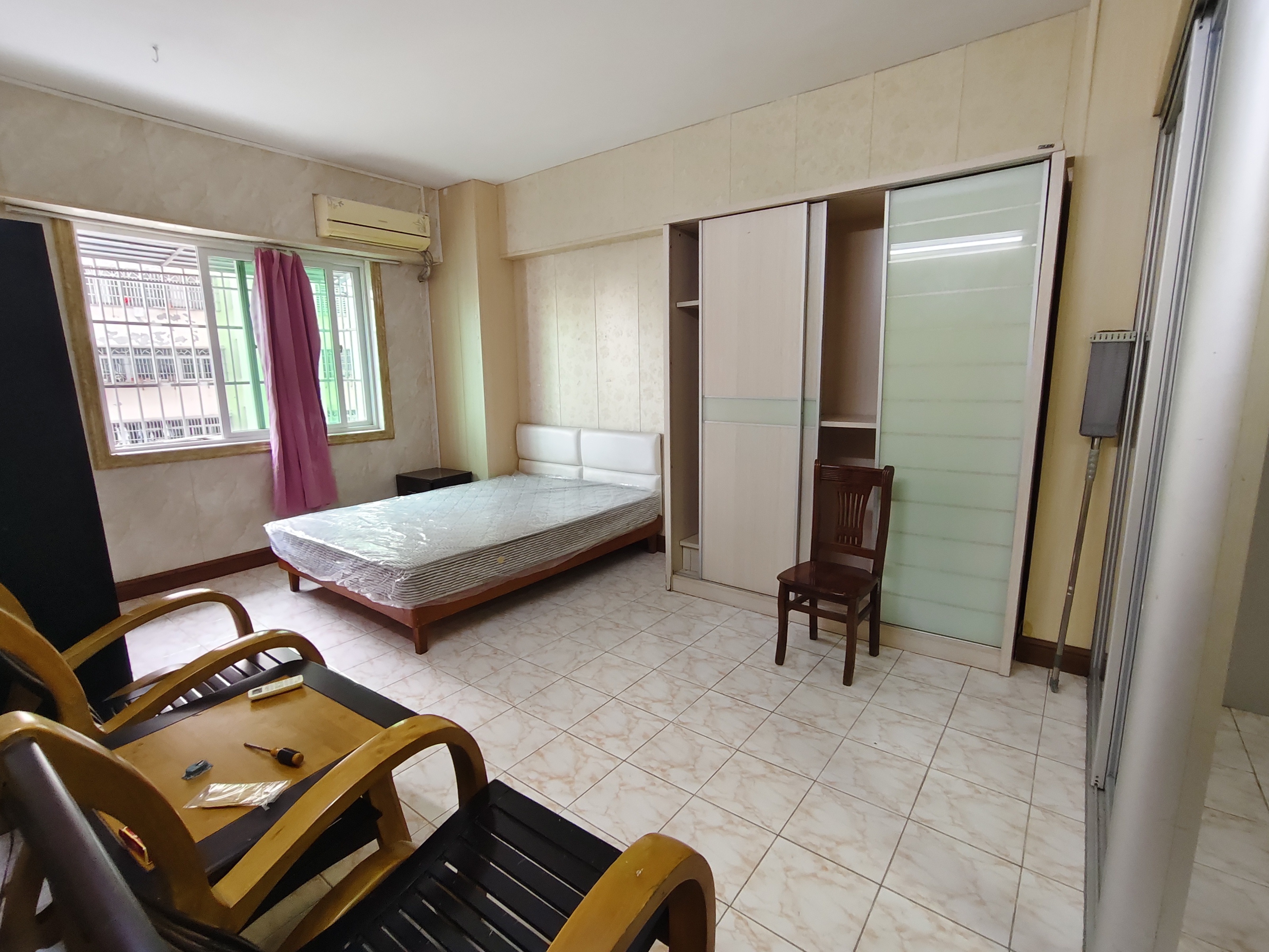 琼山华侨大厦  1室0厅0卫    1100.0元/月室内图