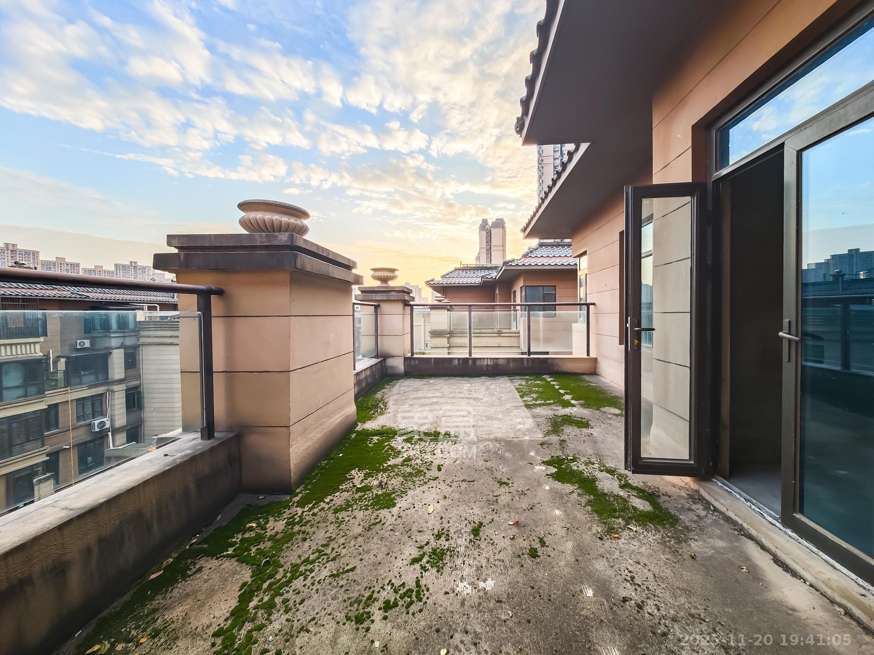 恒大御景天下城二期 5室2厅3卫 220.0万 恒大御景天下城二期 5室2厅3卫 220.0万其他