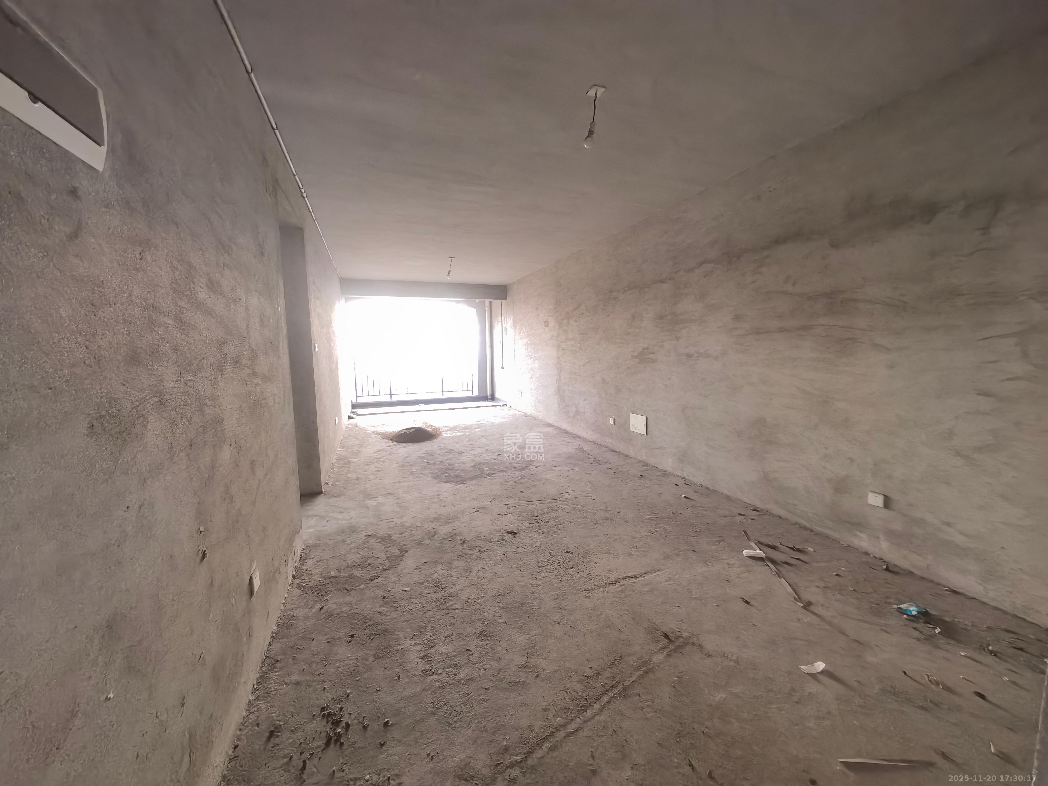 华雅花园 3室1厅1卫 38.8万 华雅花园 3室1厅1卫 38.8万客厅