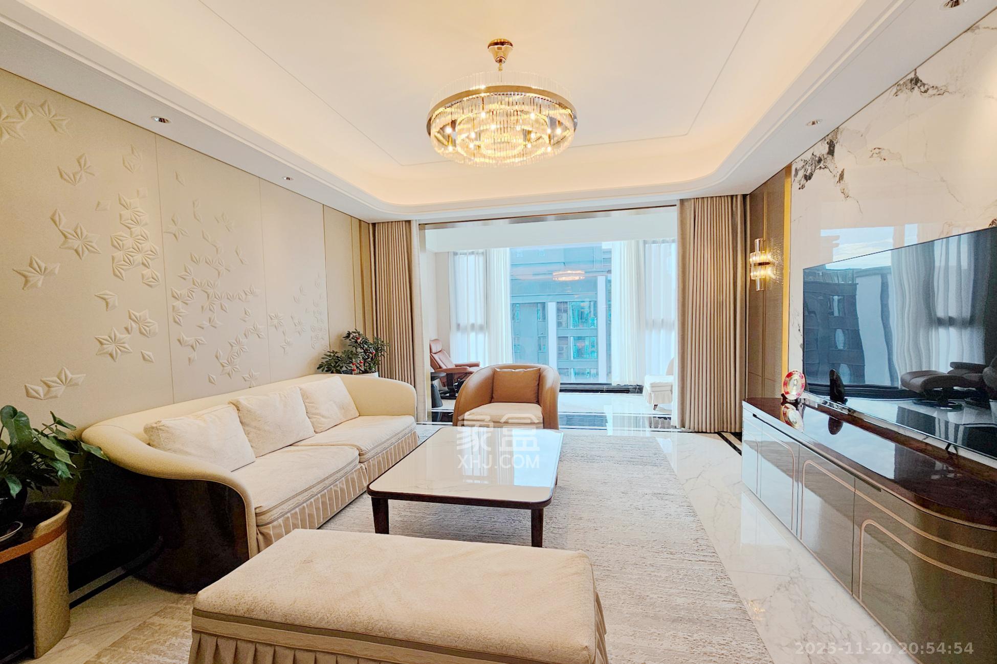 运达滨河广场  5室2厅5卫    1098.0万客厅