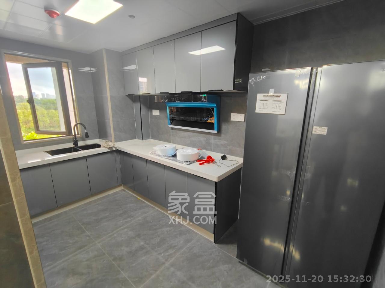 阳光城尚东湾悦江府  4室2厅2卫    3400.0元/月室内图