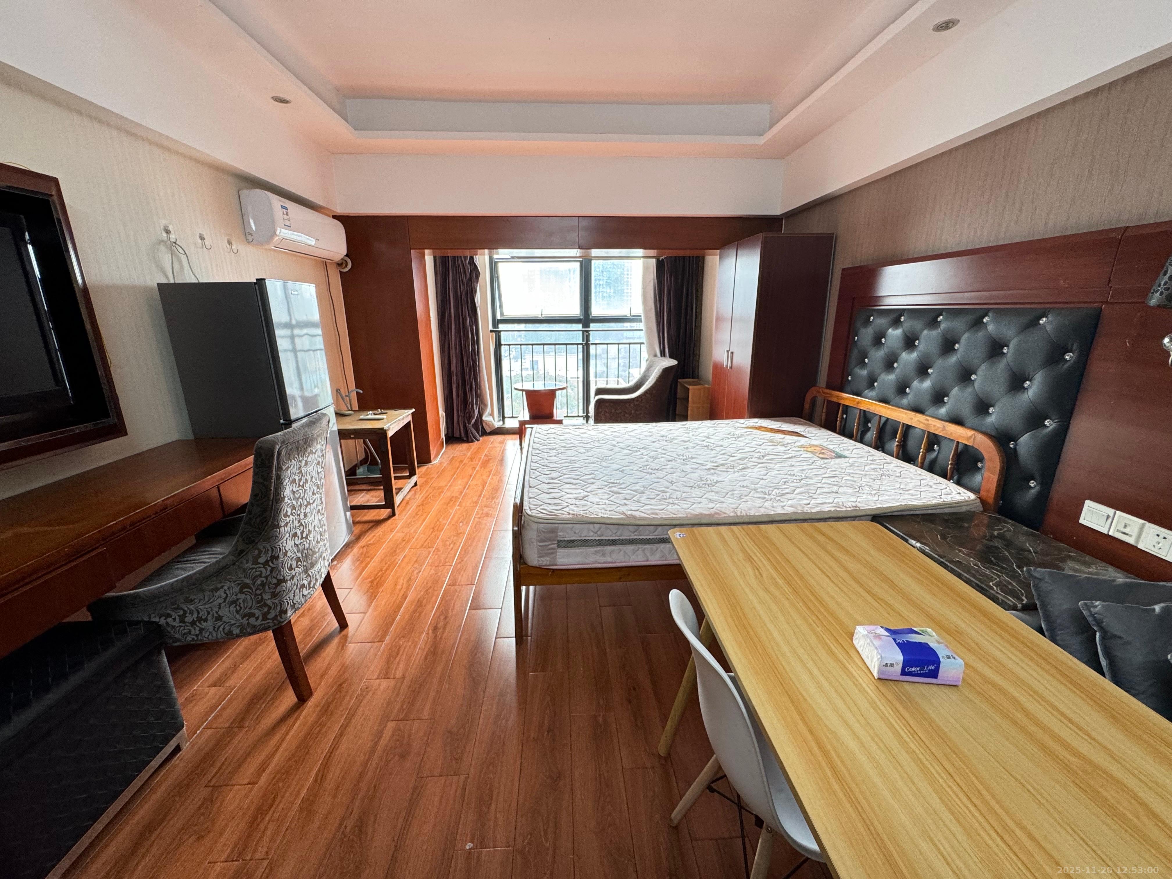 山水华景  1室1厅1卫    1100.0元/月