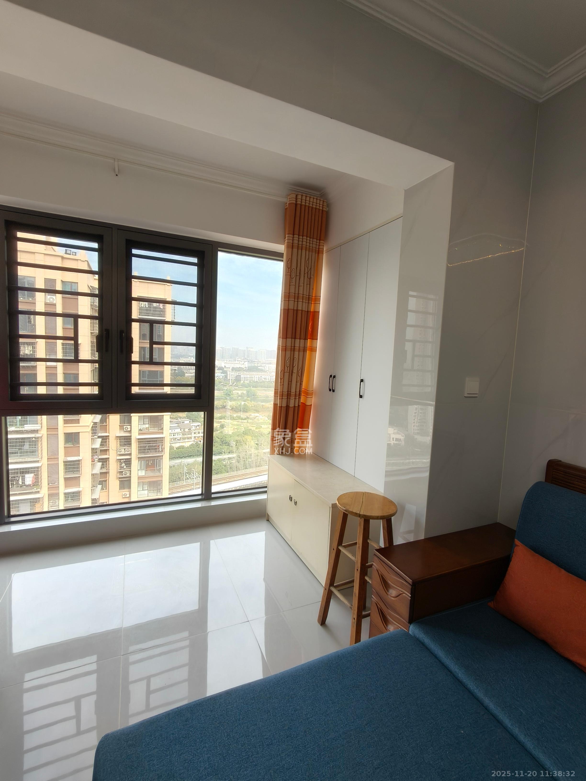 和景家园一期  2室2厅1卫    1800.0元/月室内图