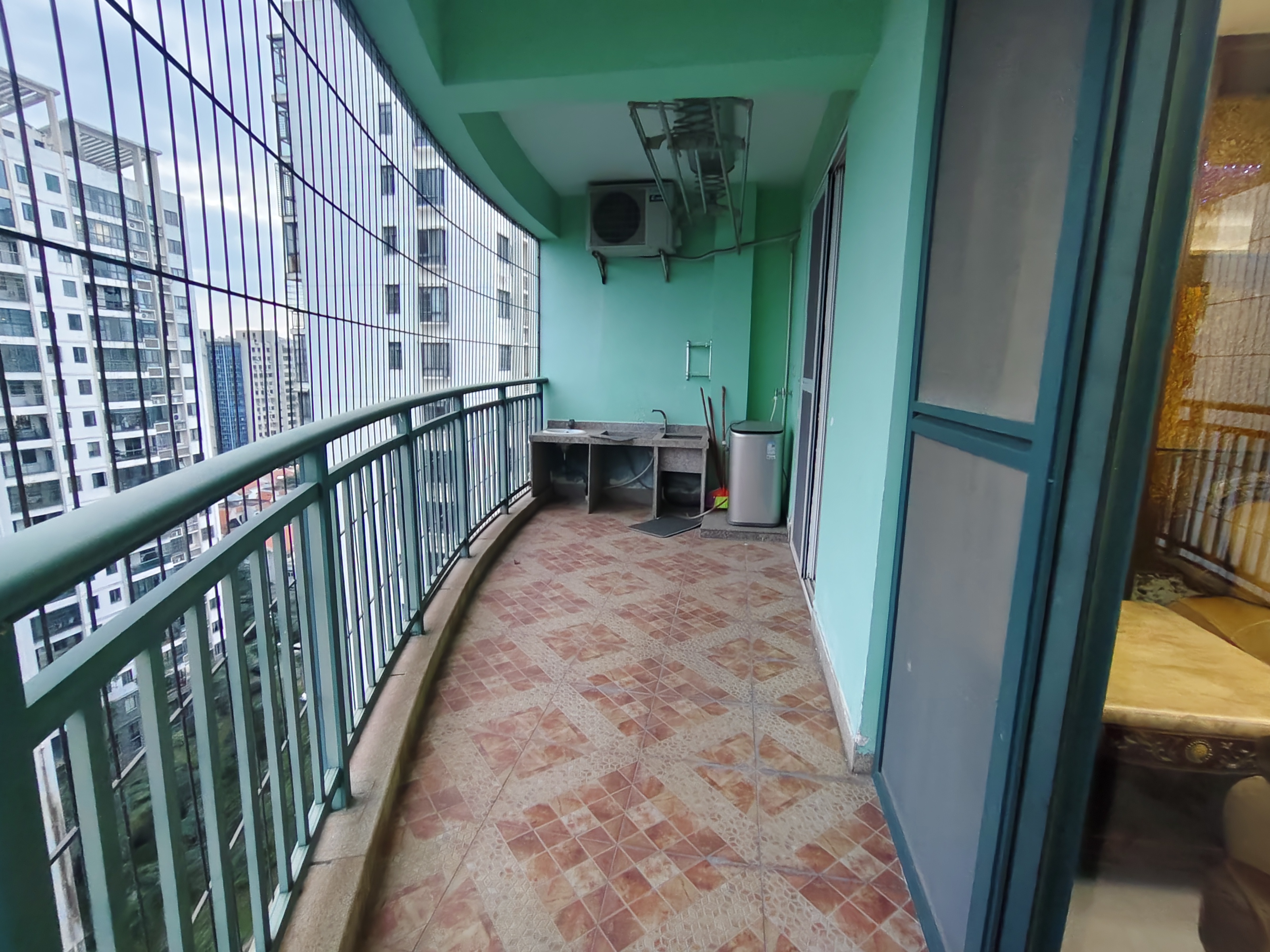 都市森林 5室2厅2卫 4500.0元/月 都市森林 5室2厅2卫 4500.0元/月室内图