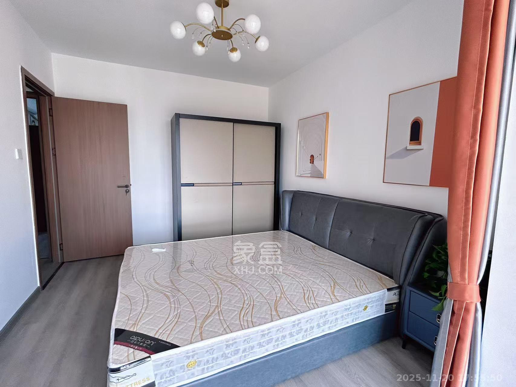 长房地铁银座  3室2厅2卫    4200.0元/月室内图