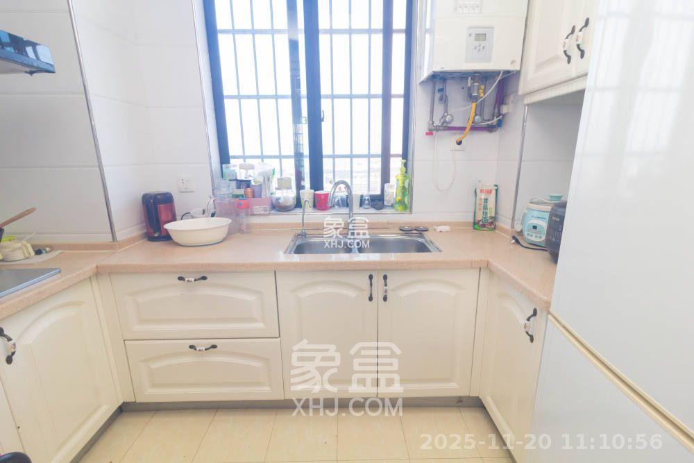 紫御江山  4室2厅2卫    2800.0元/月室内图