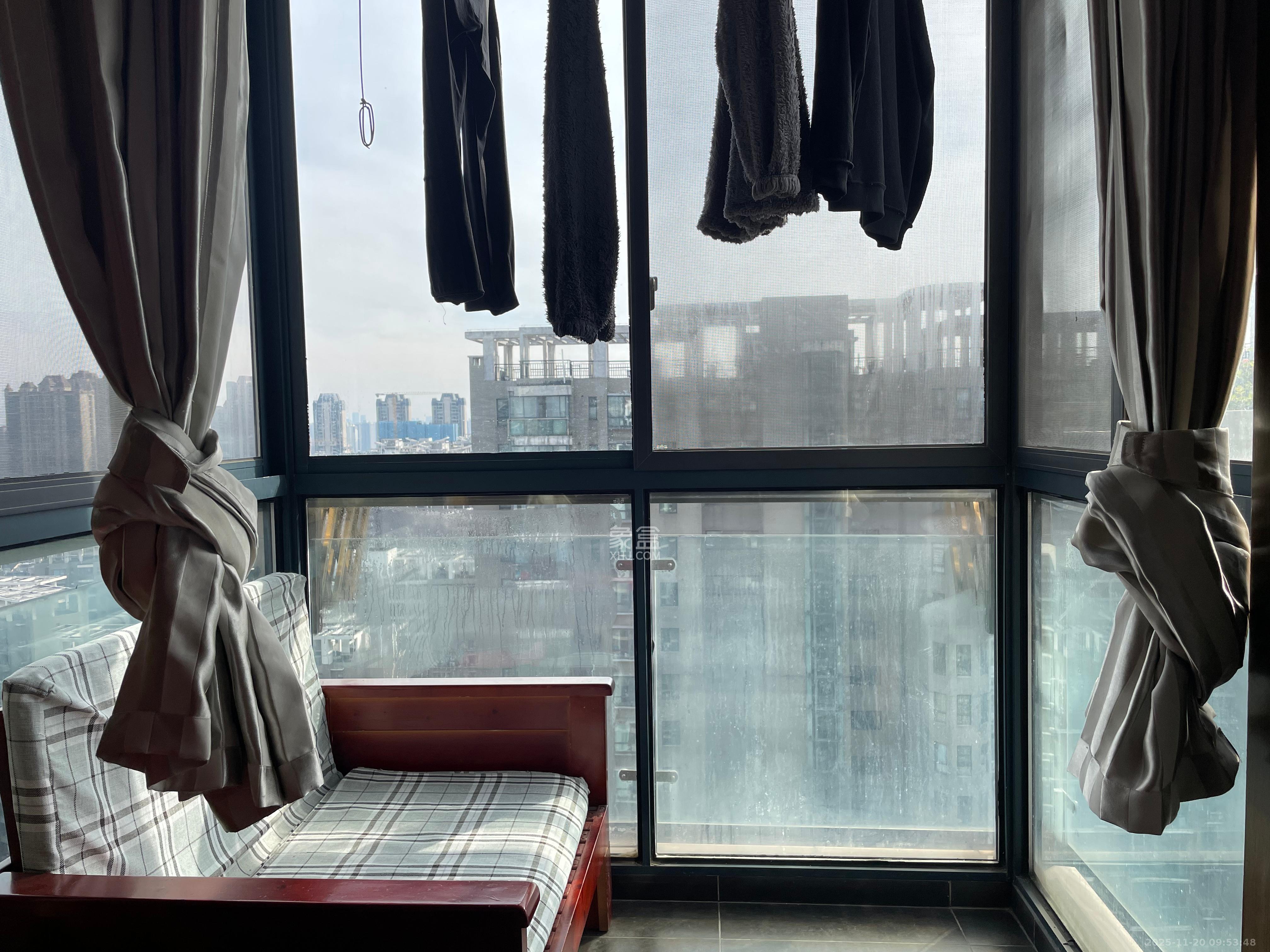 湘江世纪城映江苑  1室1厅1卫    1600.0元/月室内图