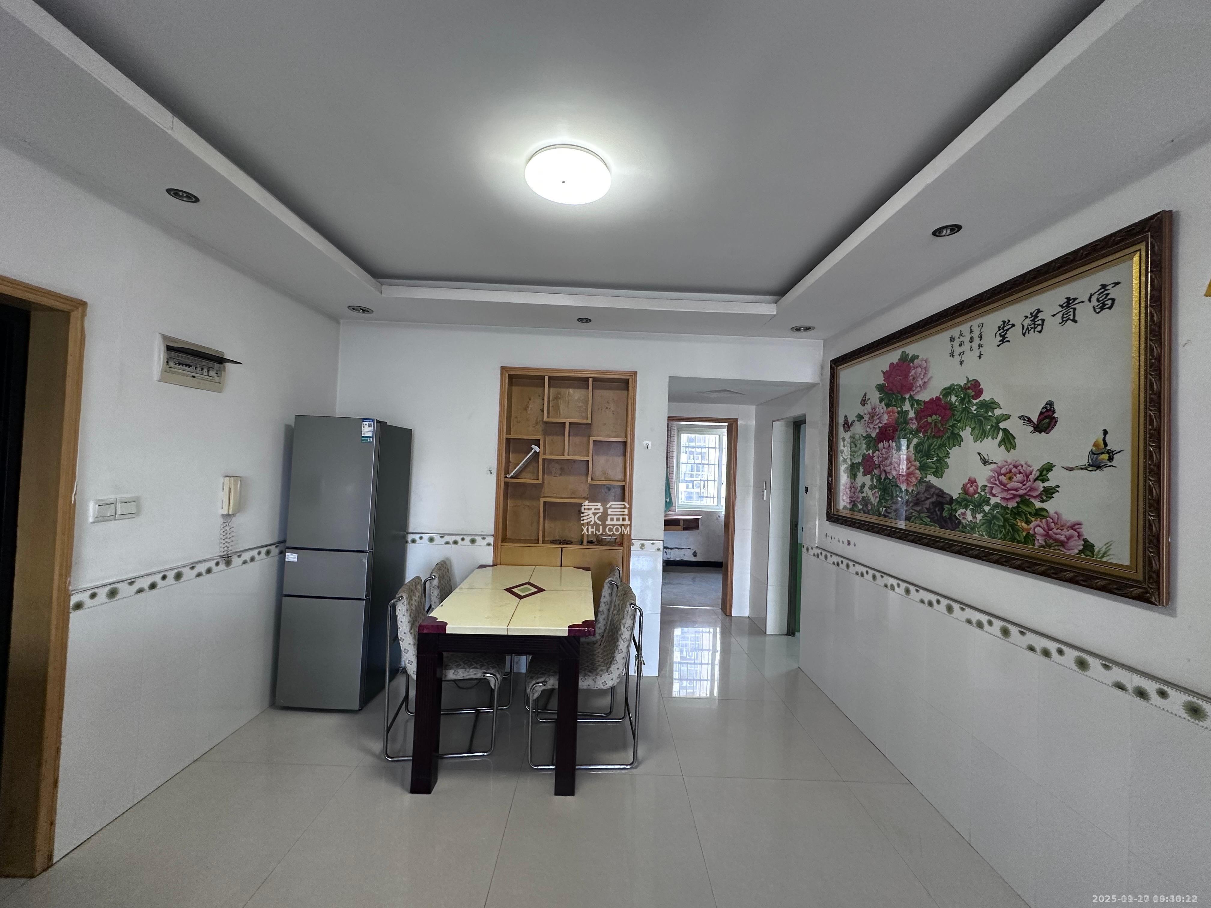 星典时代  1室2厅1卫    2100.0元/月室内图