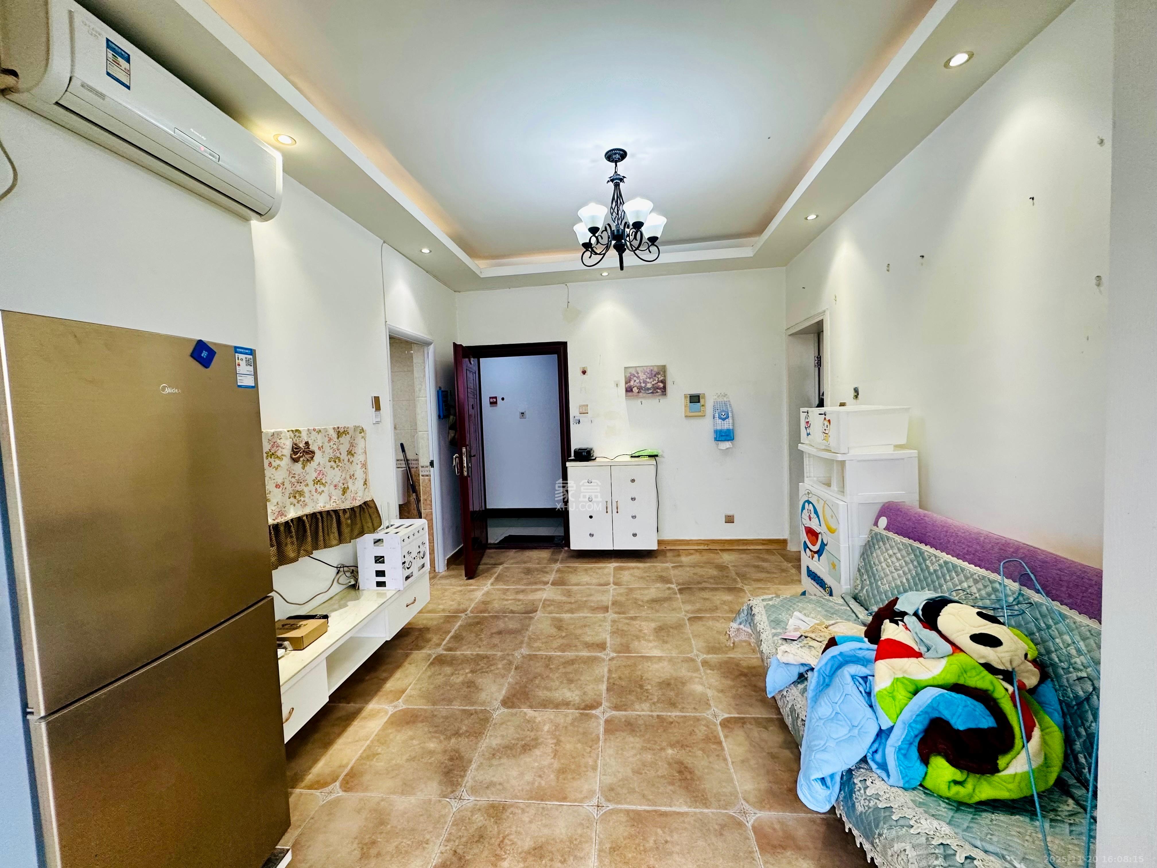 上河国际C区  1室1厅1卫    1900.0元/月室内图