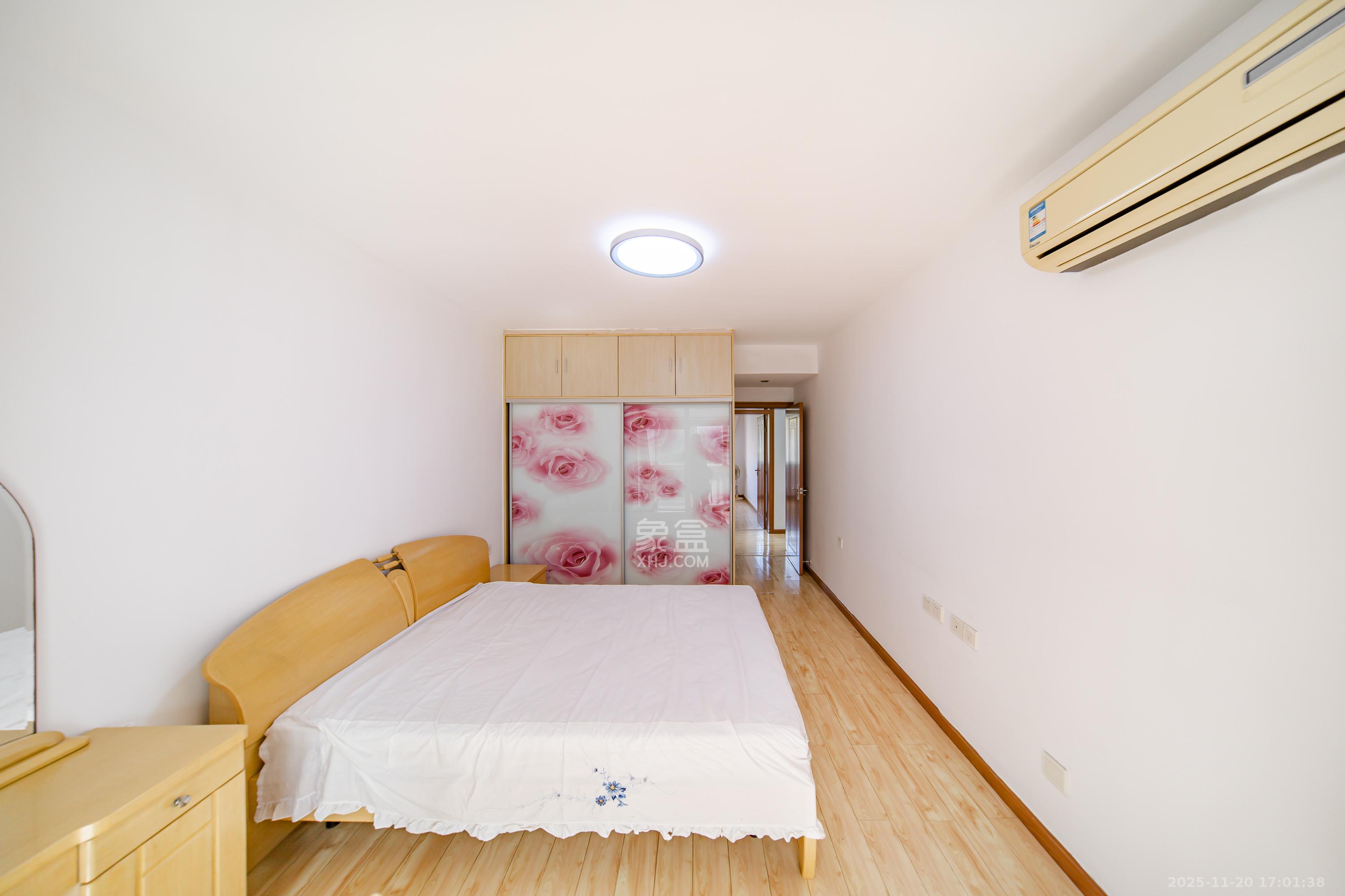 金地园 3室2厅2卫 72.0万 金地园 3室2厅2卫 72.0万卧室