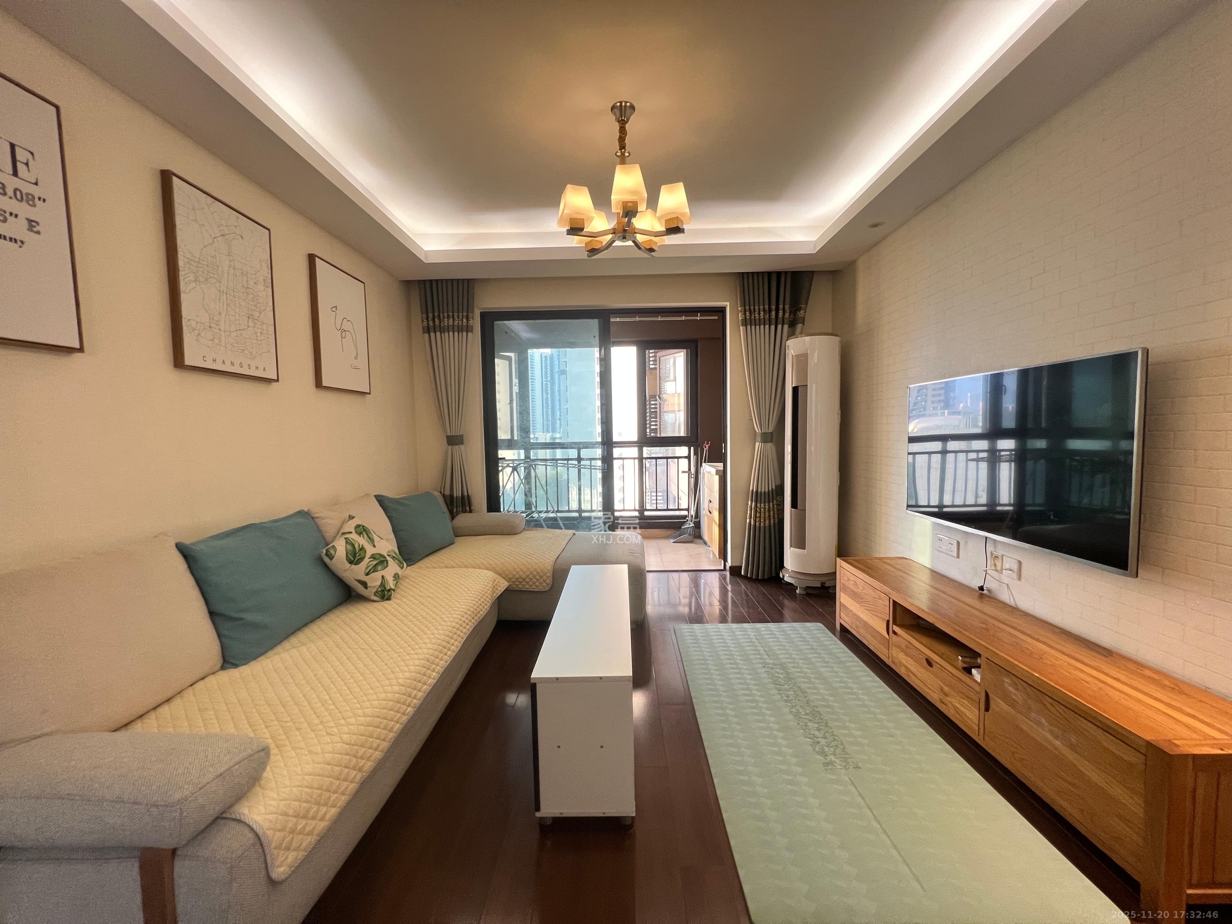 万科里金域滨江  3室2厅2卫    3800.0元/月室内图