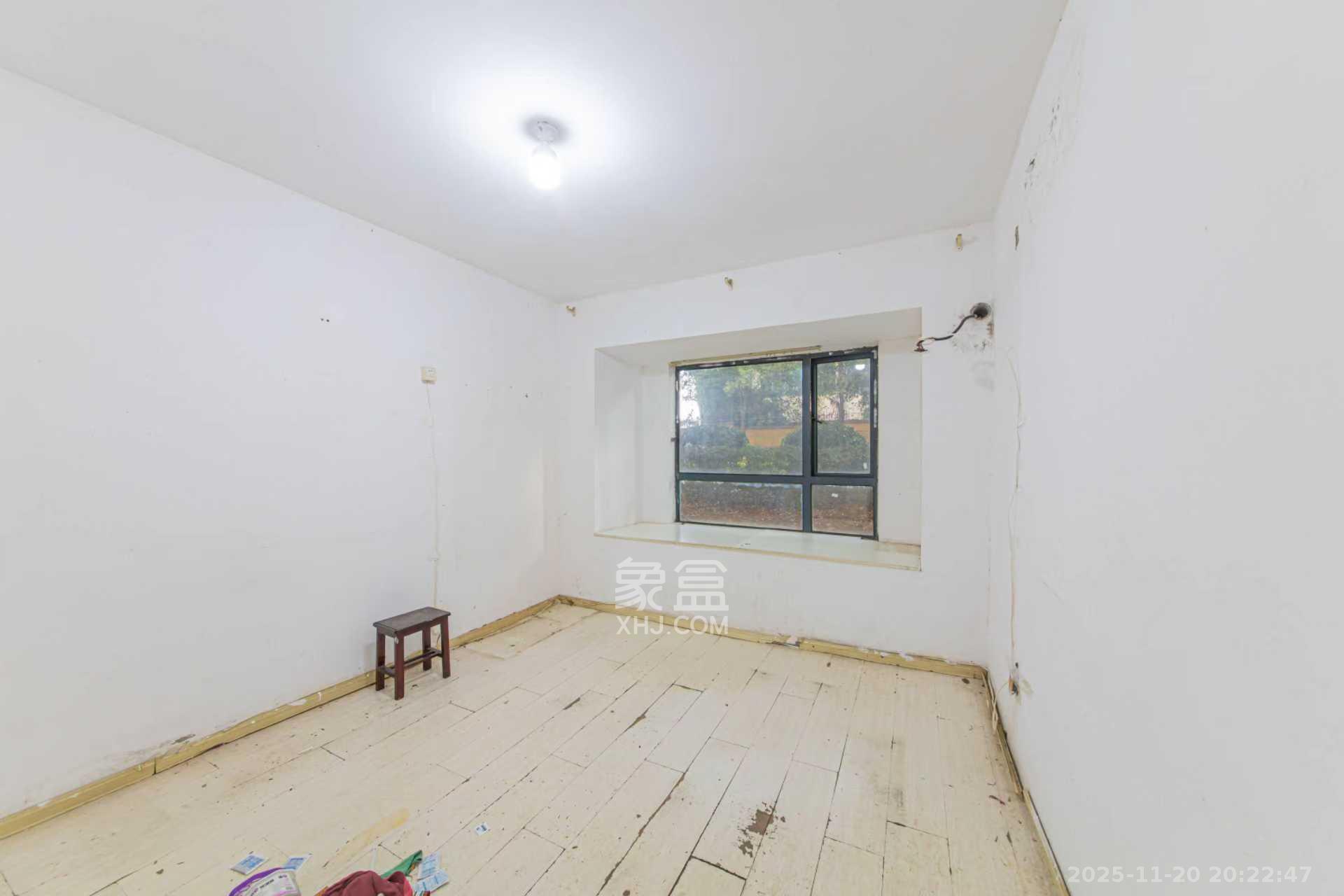 中建芙蓉嘉苑  3室2厅1卫    1800.0元/月室内图