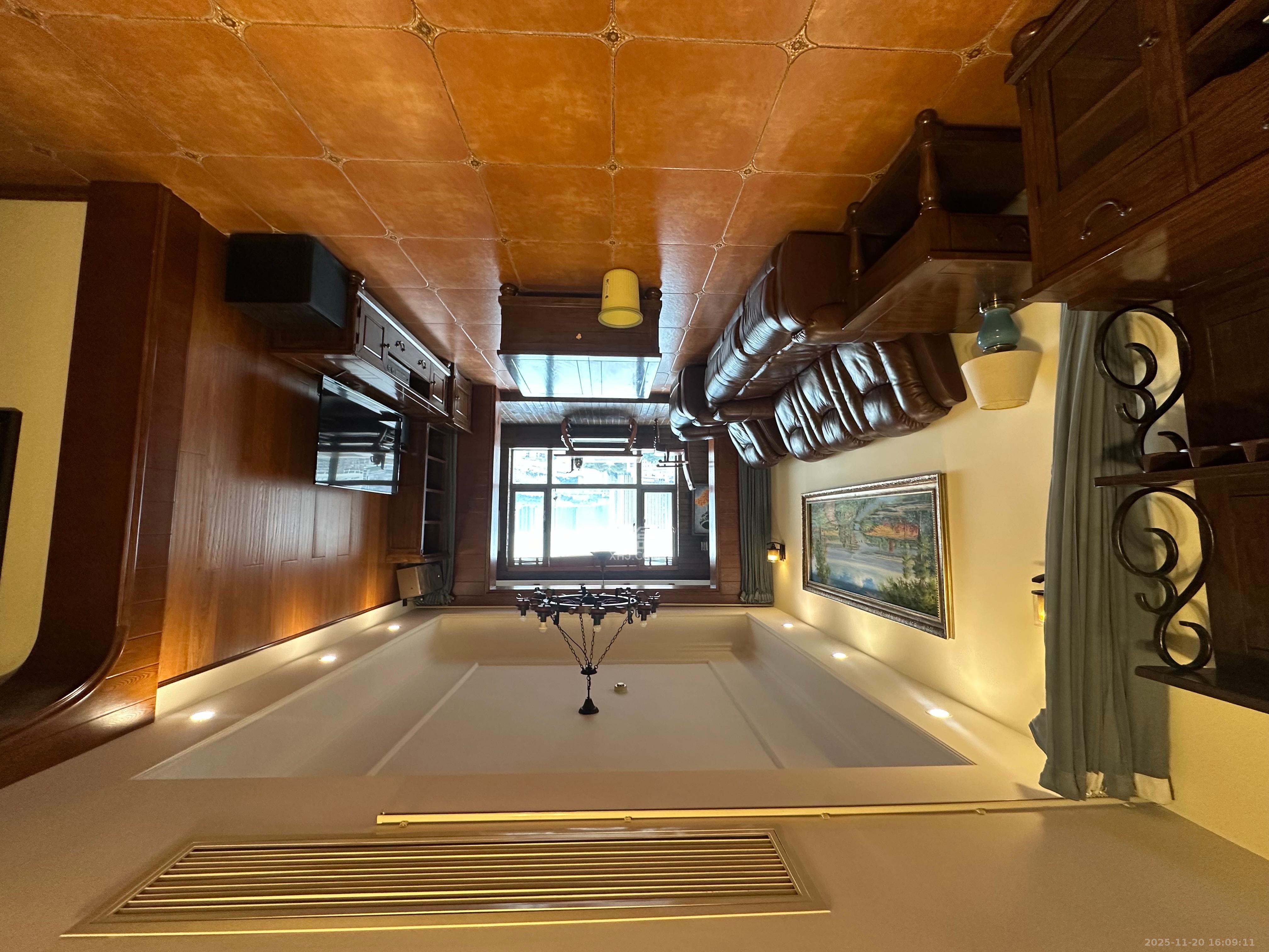 保利国际广场  3室2厅2卫    6500.0元/月