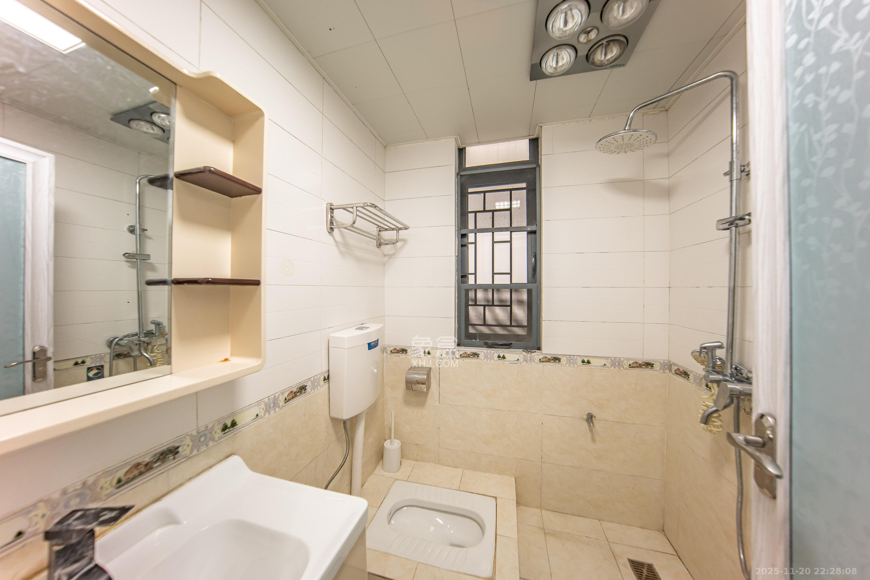 阳光100三期 3室2厅2卫 87.0万 阳光100三期 3室2厅2卫 87.0万卫生间