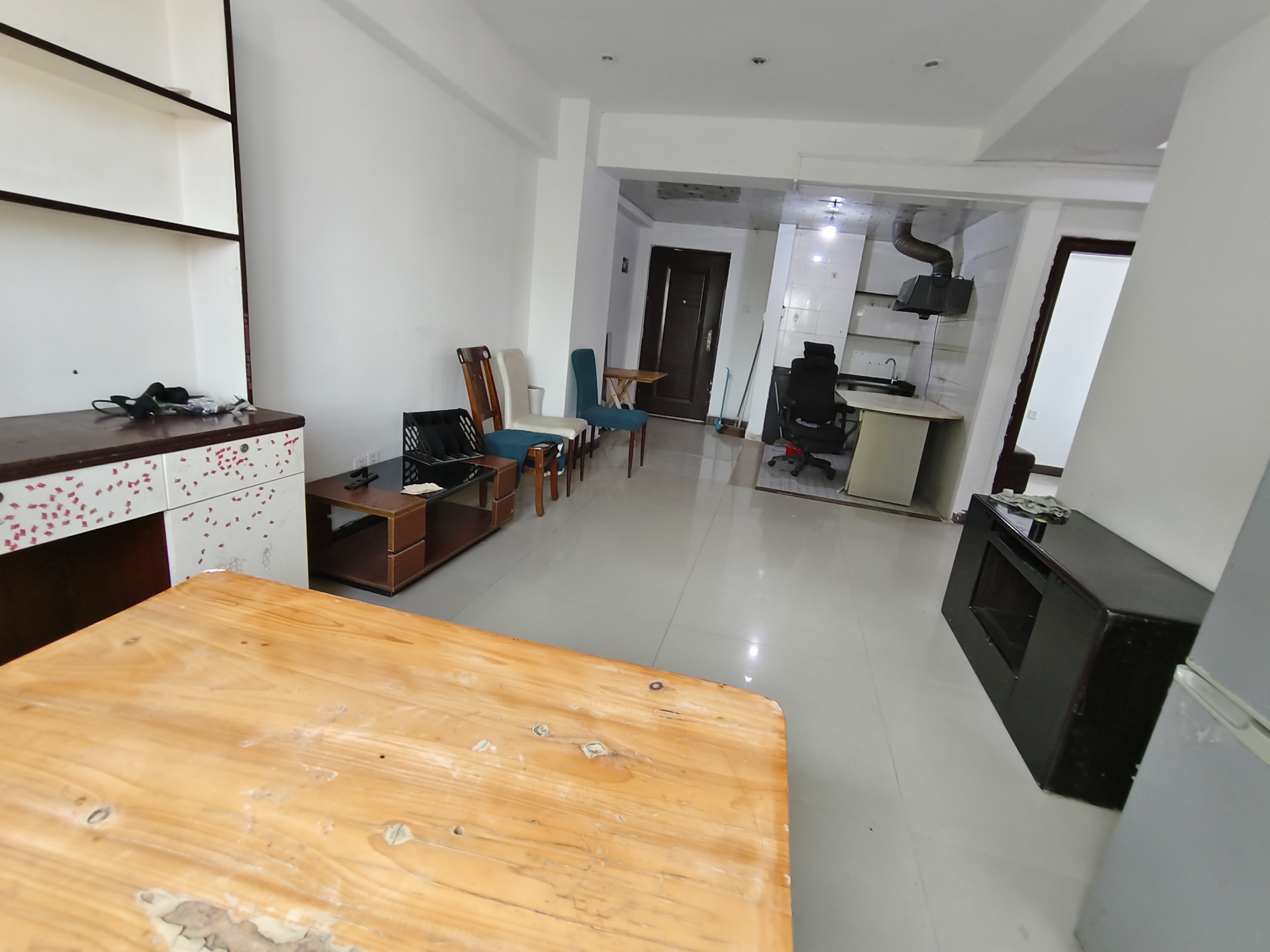 琼山华侨大厦 2室1厅1卫 1900.0元/月 琼山华侨大厦 2室1厅1卫 1900.0元/月室内图