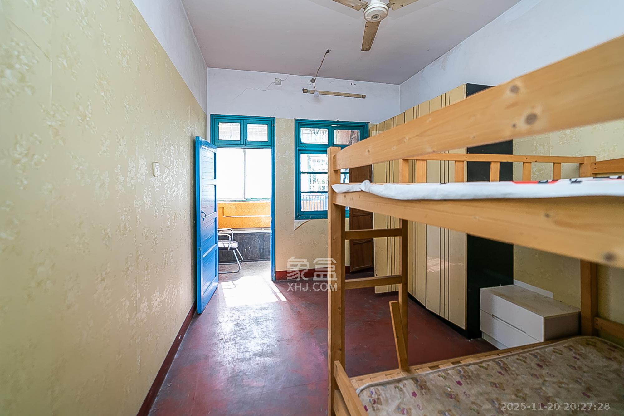 二机小区  2室1厅1卫    32.8万卧室