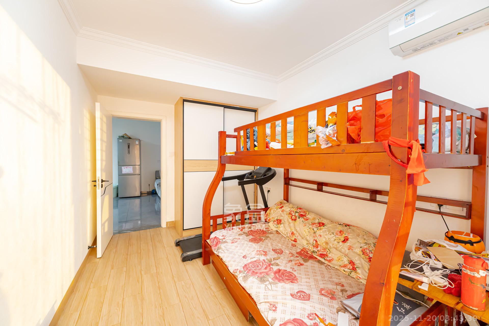 润和又一城  3室2厅1卫    68.5万卧室