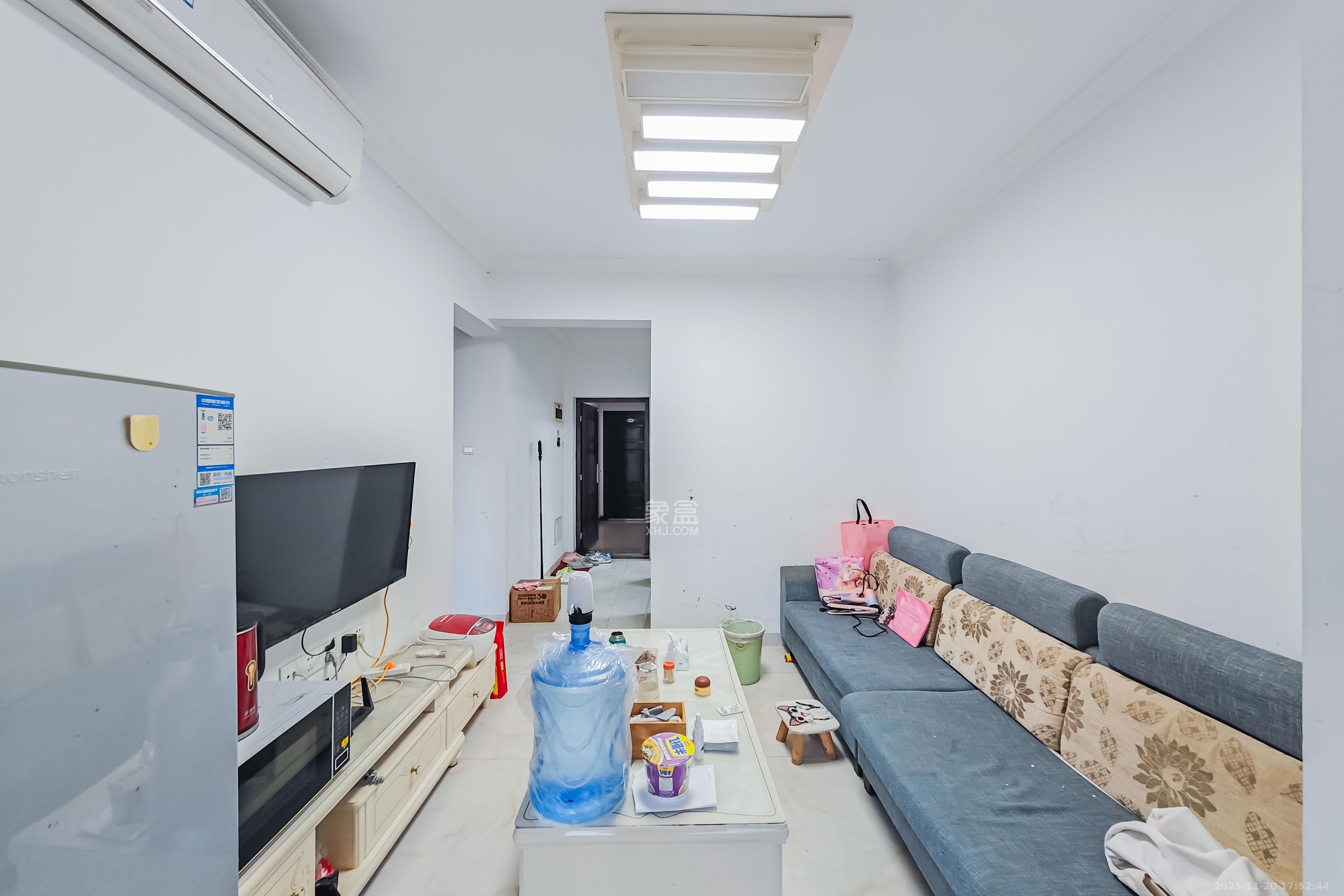 叠彩兰亭 2室1厅1卫 53.8万 叠彩兰亭 2室1厅1卫 53.8万客厅