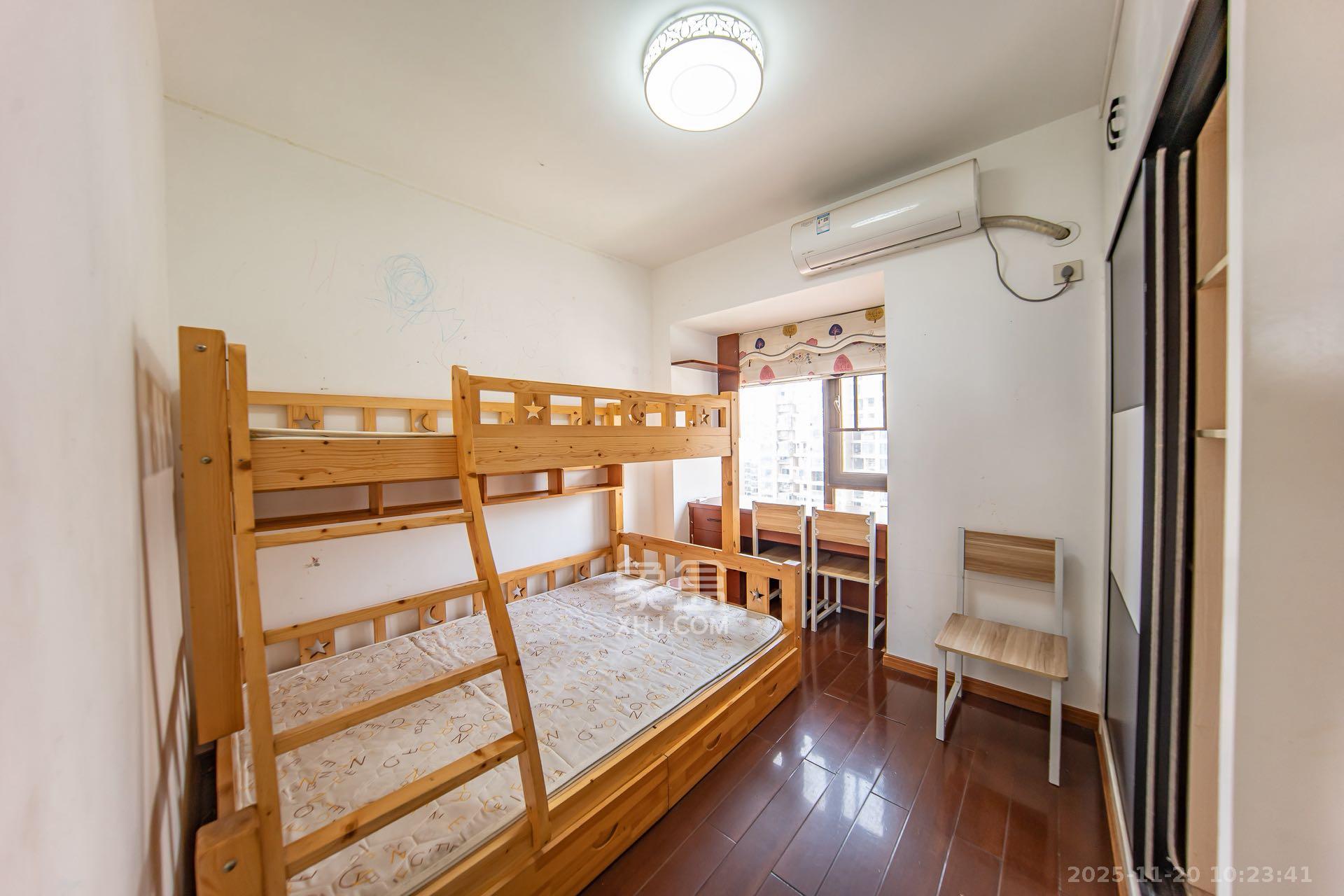 华润橡树湾 3室2厅2卫 2000.0元/月 华润橡树湾 3室2厅2卫 2000.0元/月室内图