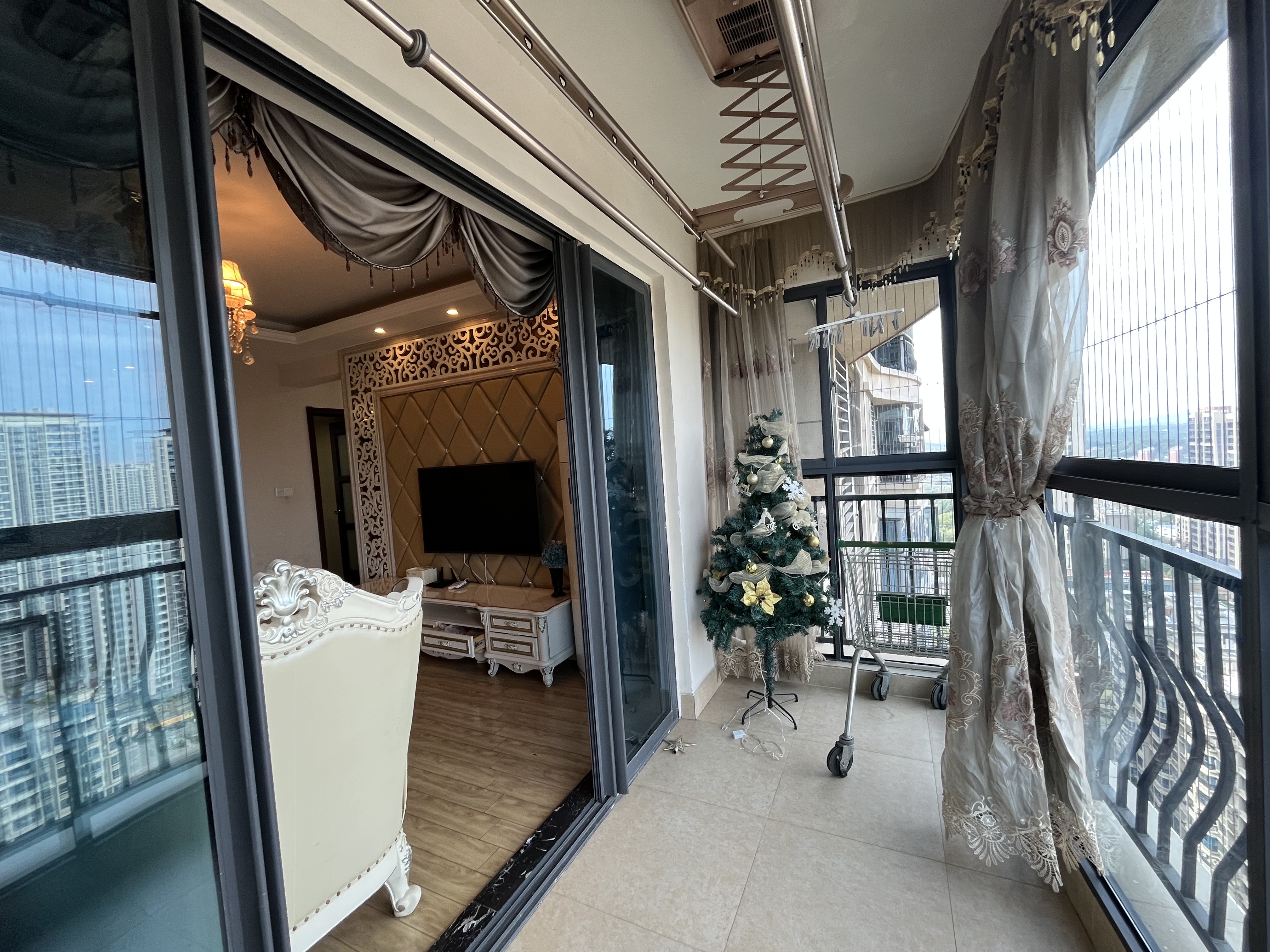 衡阳碧桂园  3室2厅2卫    2500.0元/月室内图