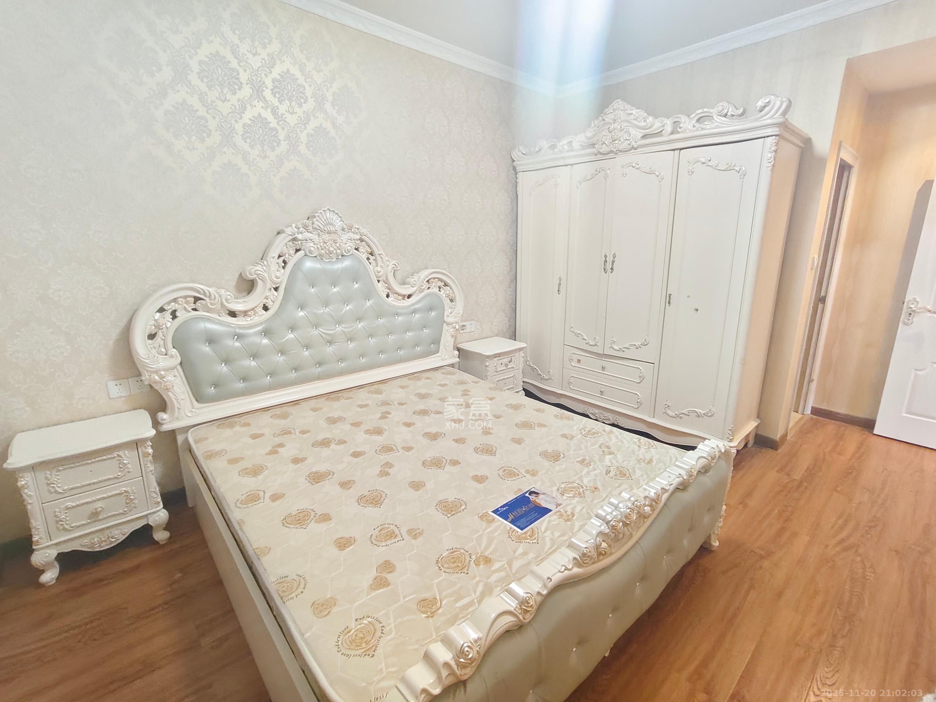 西岸润泽府  4室2厅2卫    4200.0元/月室内图