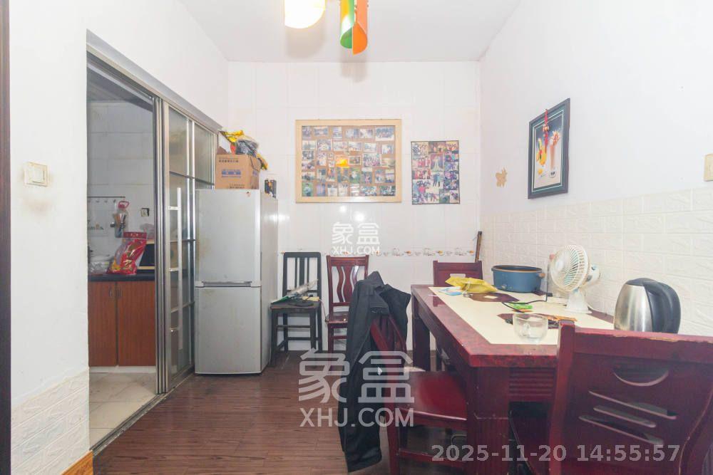 泉塘小区 3室2厅1卫 1250.0元/月 泉塘小区 3室2厅1卫 1250.0元/月室内图