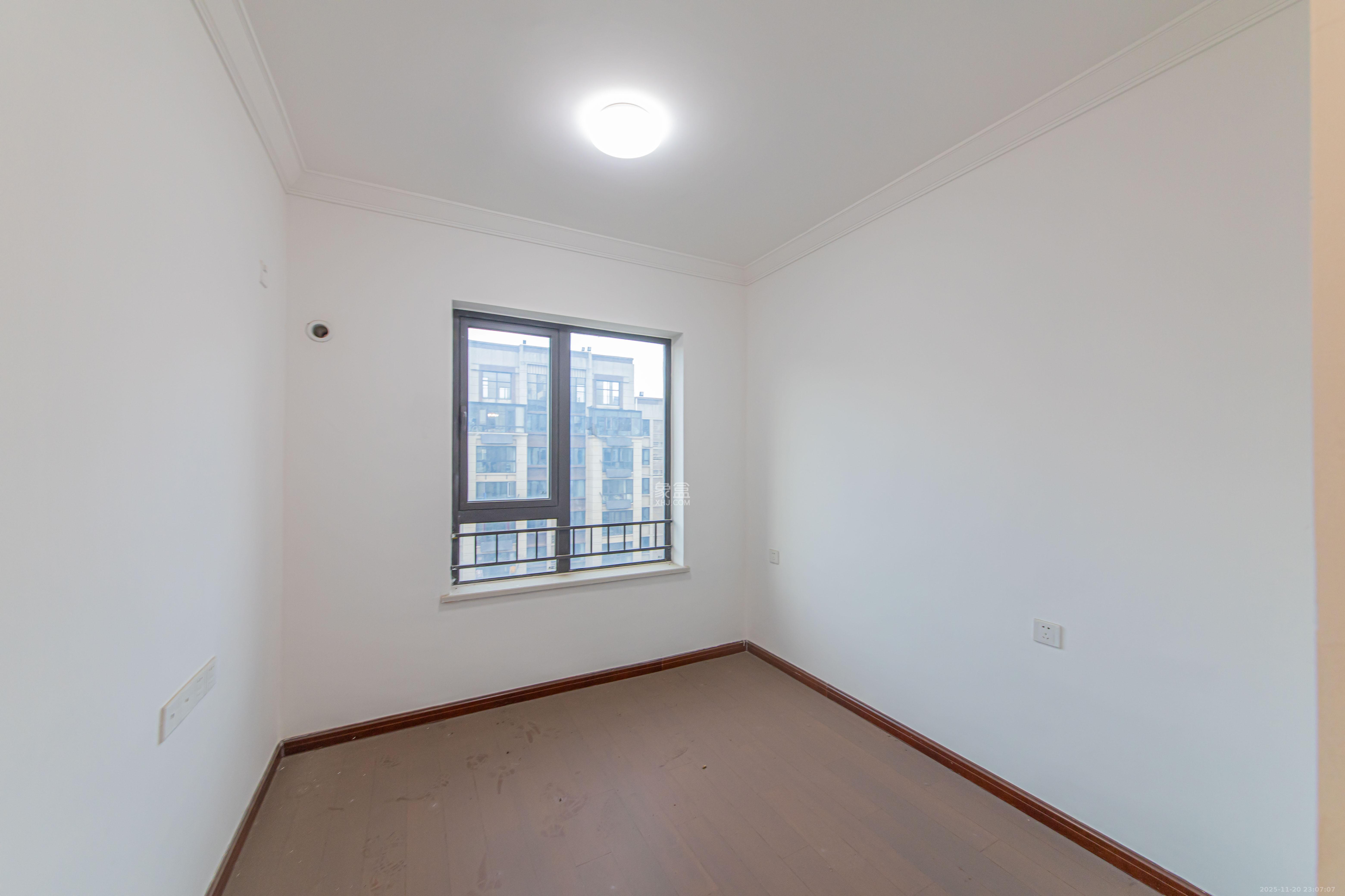 中海新城熙岸(中信新城五期) 3室2厅2卫 102.8万 中海新城熙岸(中信新城五期) 3室2厅2卫 102.8万卧室