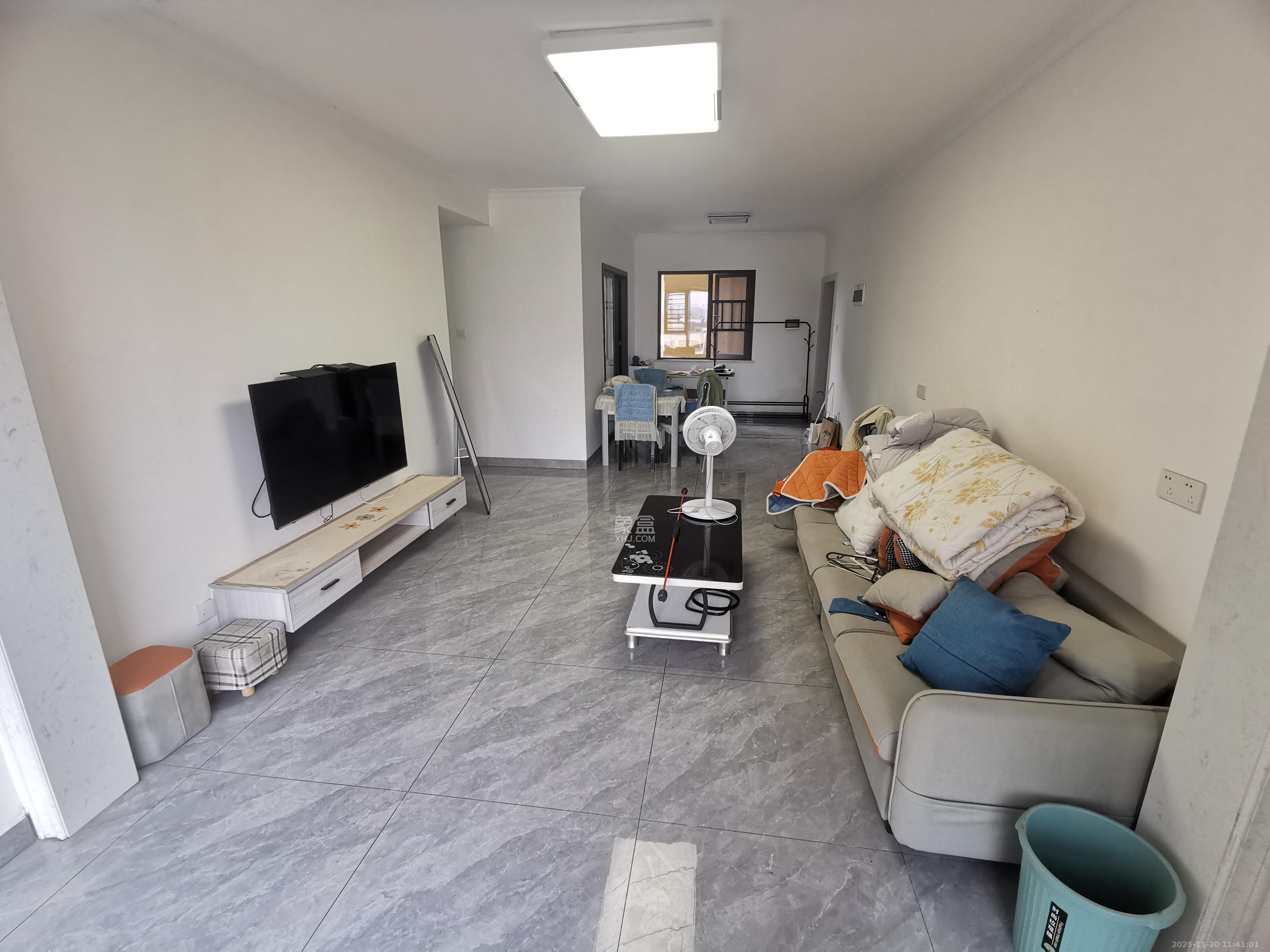 和润园三期  3室2厅1卫    2400.0元/月室内图