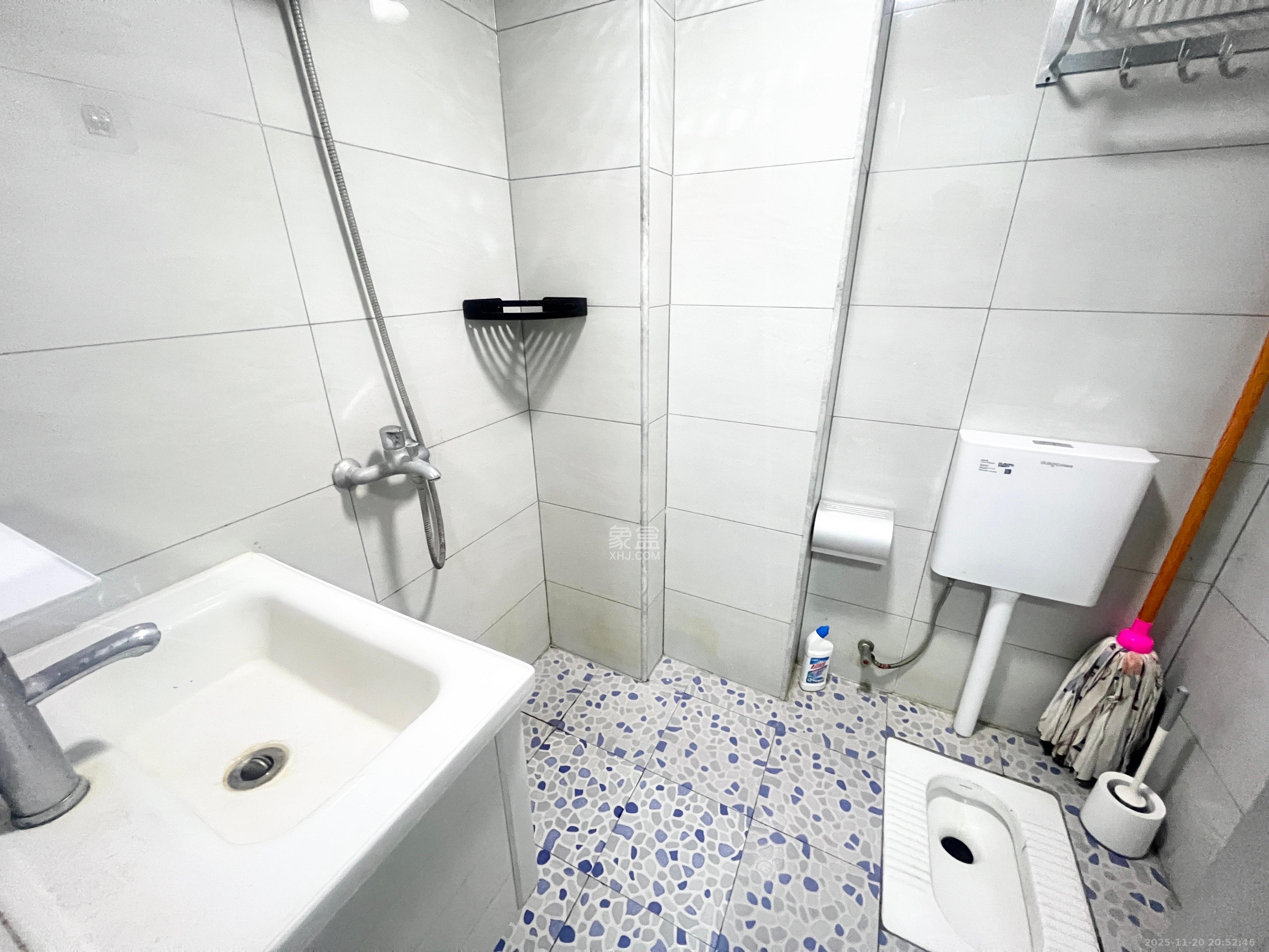 保利麓谷林语I区 1室1厅1卫 1200.0元/月 保利麓谷林语I区 1室1厅1卫 1200.0元/月室内图